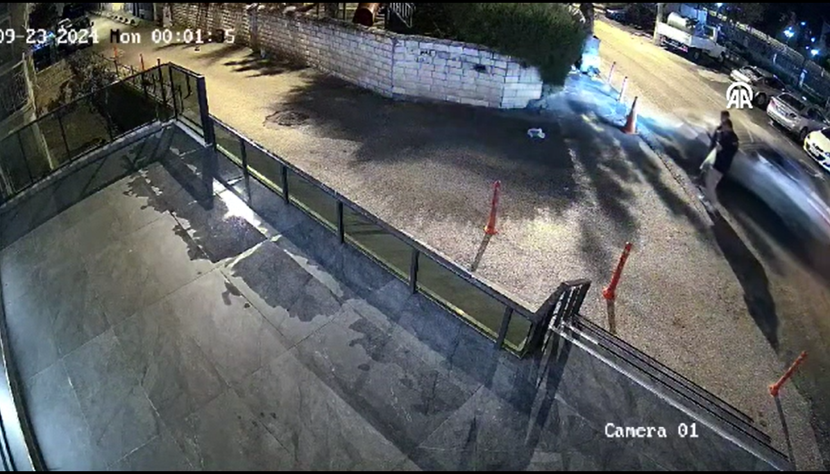 - Yaşananlar bir iş yerinin güvenlik kamerasına yansıdı