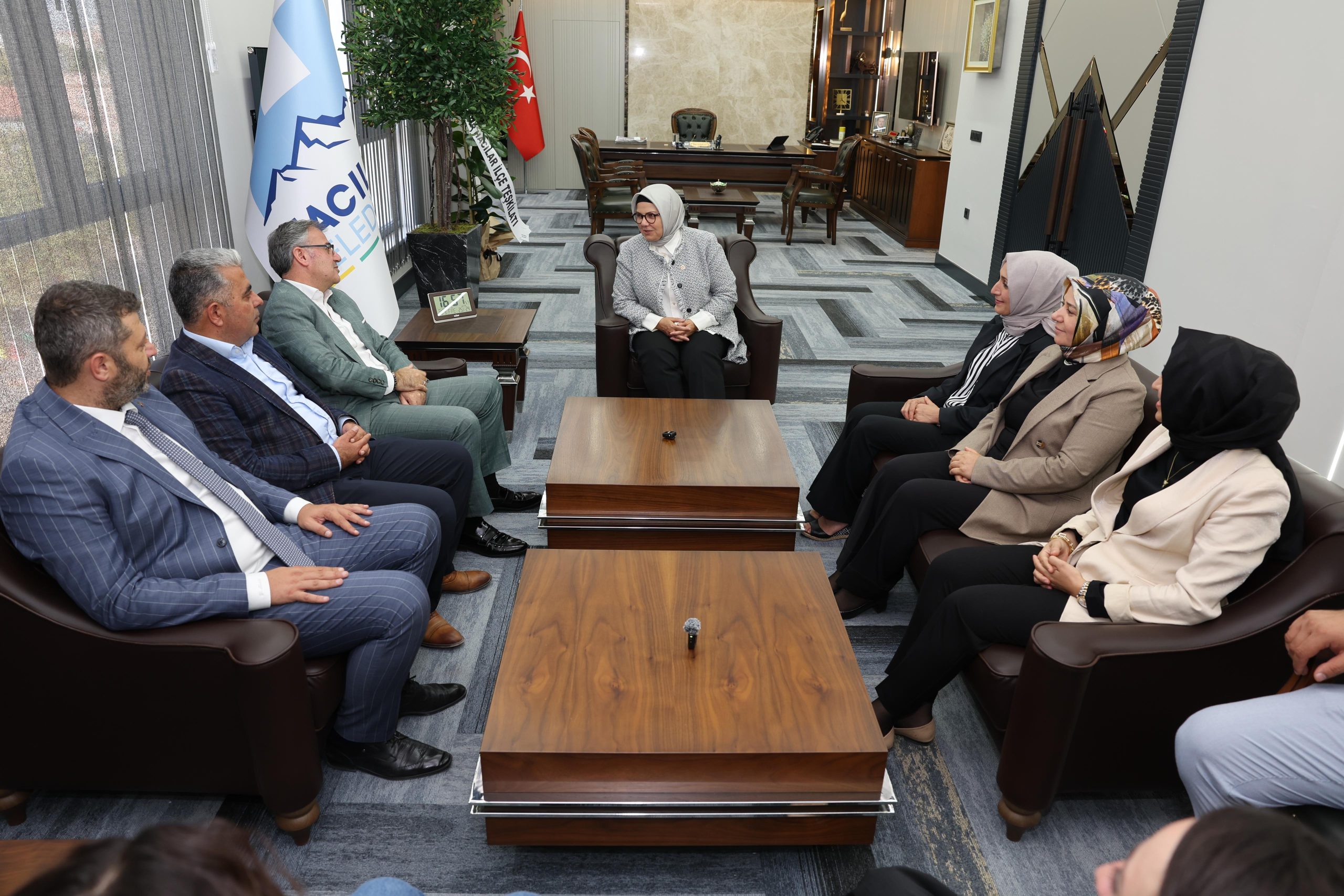 KAYSERİ (AA) – AK Parti Kayseri Milletvekili Ayşe Böhürler ve