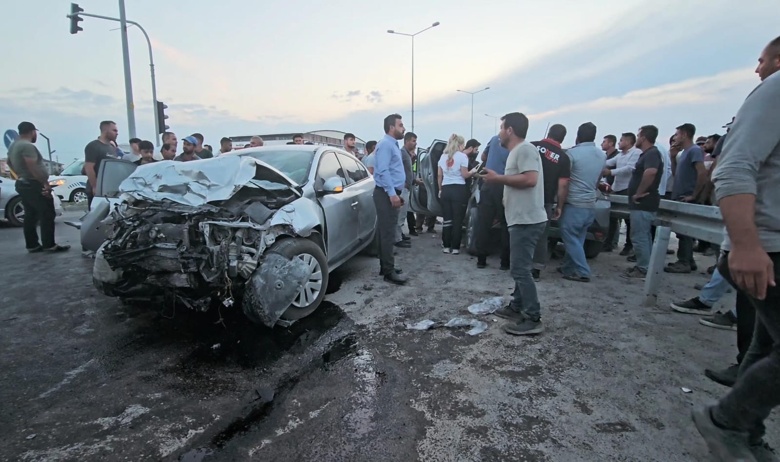 AKSARAY (AA) – Aksaray'da iki otomobilin çarpışması sonucu 2'si ağır