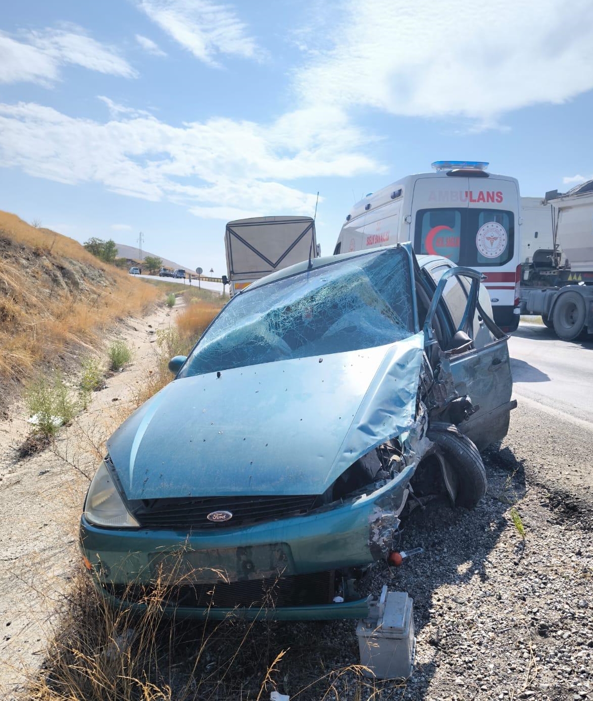ANKARA (AA) – Ankara'nın Çubuk ilçesinde, iki otomobilin çarpışması sonucu