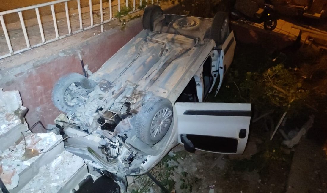 ESKİŞEHİR (AA) – Eskişehir'in Odunpazarı ilçesinde kontrolden çıkan hafif ticari
