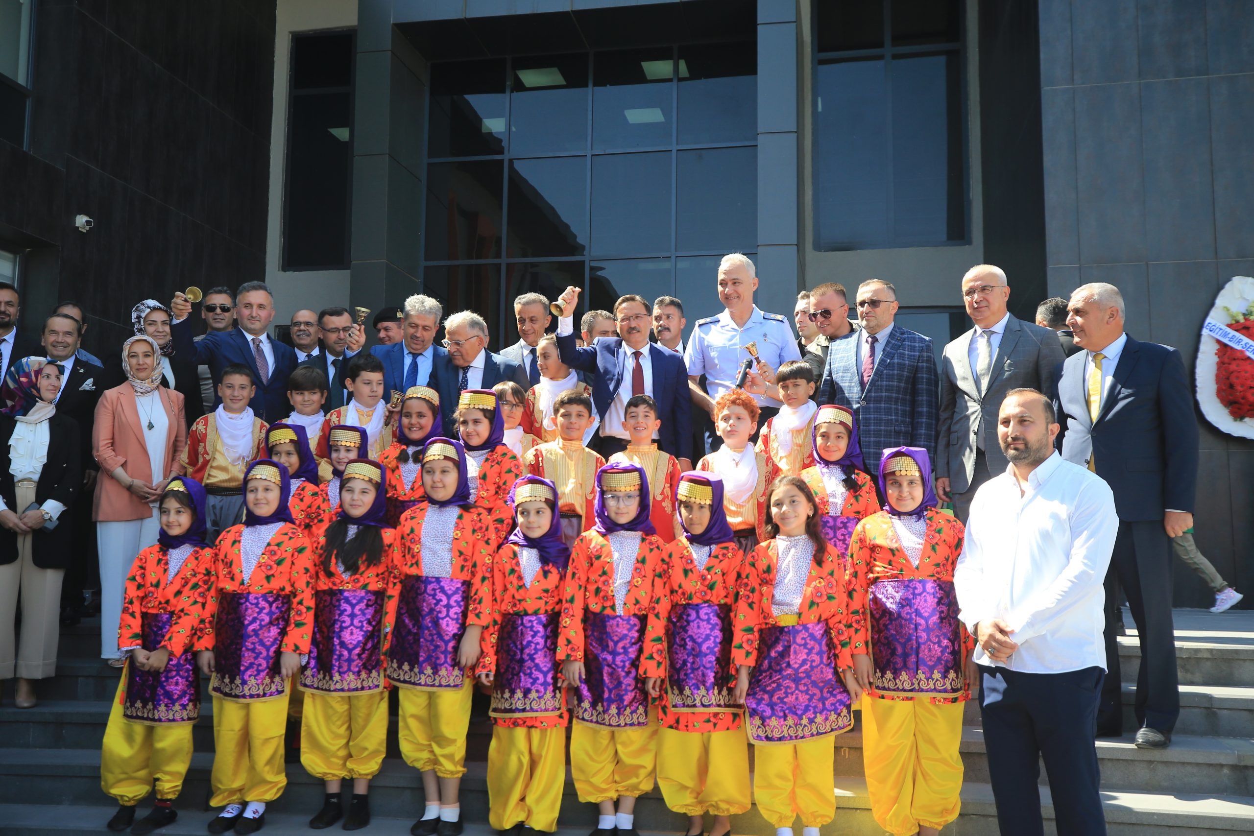 KAYSERİ (AA) – Kayseri'de İlköğretim Haftası dolasıyla tören düzenlendi. İlmiye-Ahmet