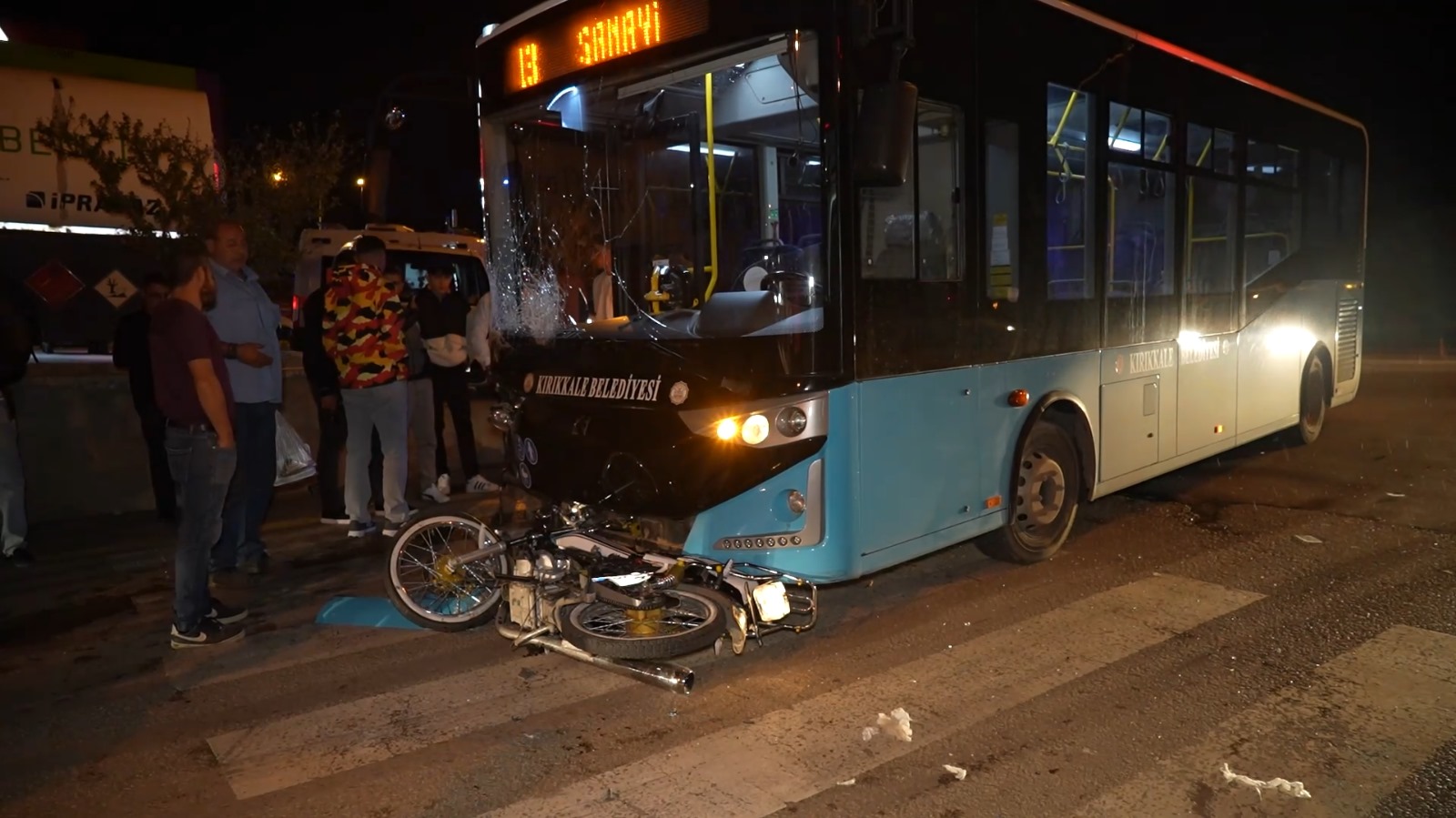 KIRIKKALE (AA) – Kırıkkale'de halk otobüsüyle çarpışan motosikletteki çocuklardan biri