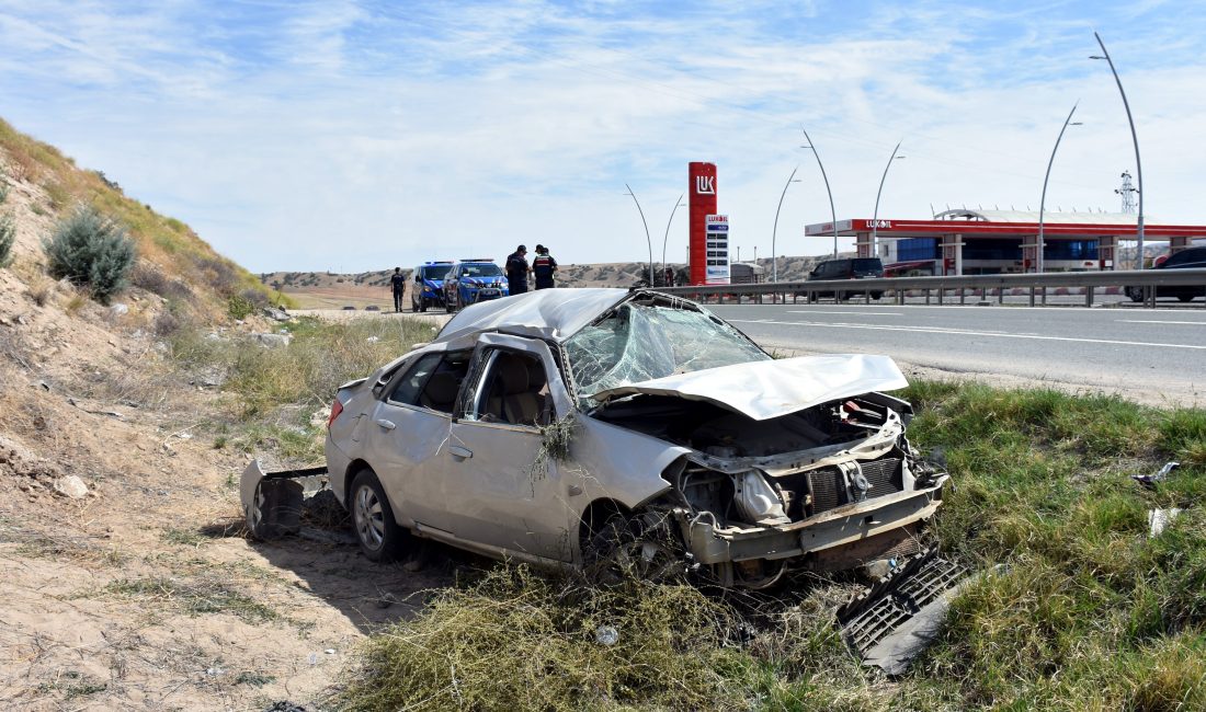 KIRIKKALE (AA) – Kırıkkale'de otomobilin şarampole devrilmesi sonucu yaralanan 3