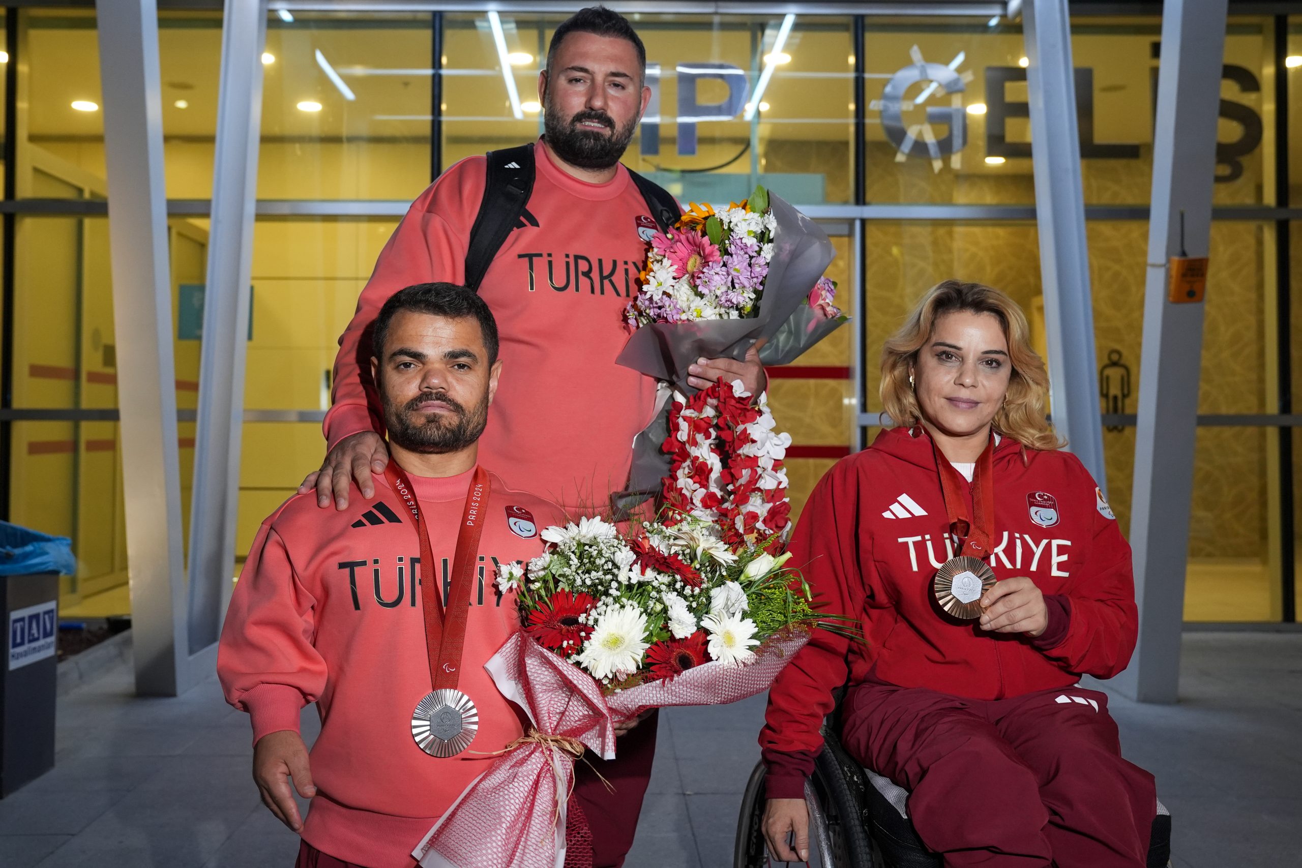 ANKARA (AA) – Paris 2024 Paralimpik Oyunları'nda madalya kazanan milli