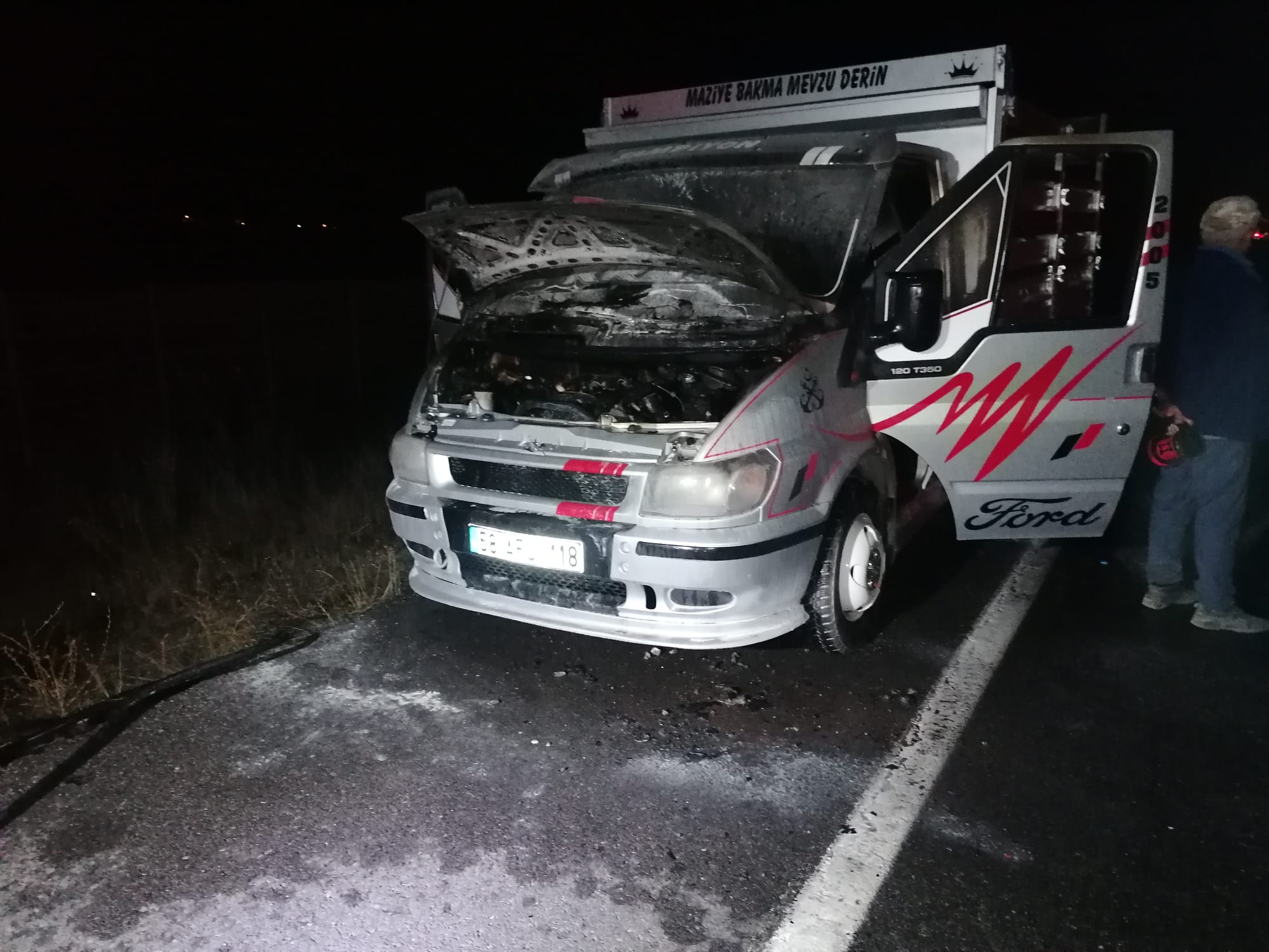 SİVAS (AA) – Sivas'ta seyir halindeyken yanan kamyonette hasar oluştu.