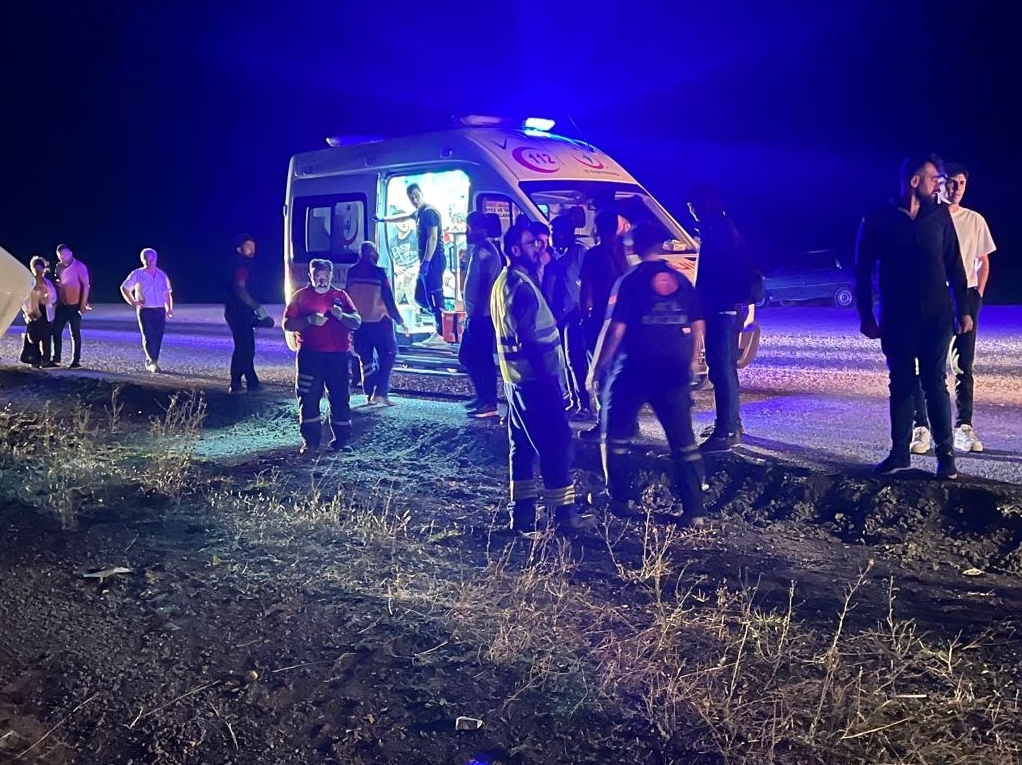 SİVAS (AA) – Sivas'ın İmranlı ilçesinde yolcu otobüsünün devrilmesi sonucu