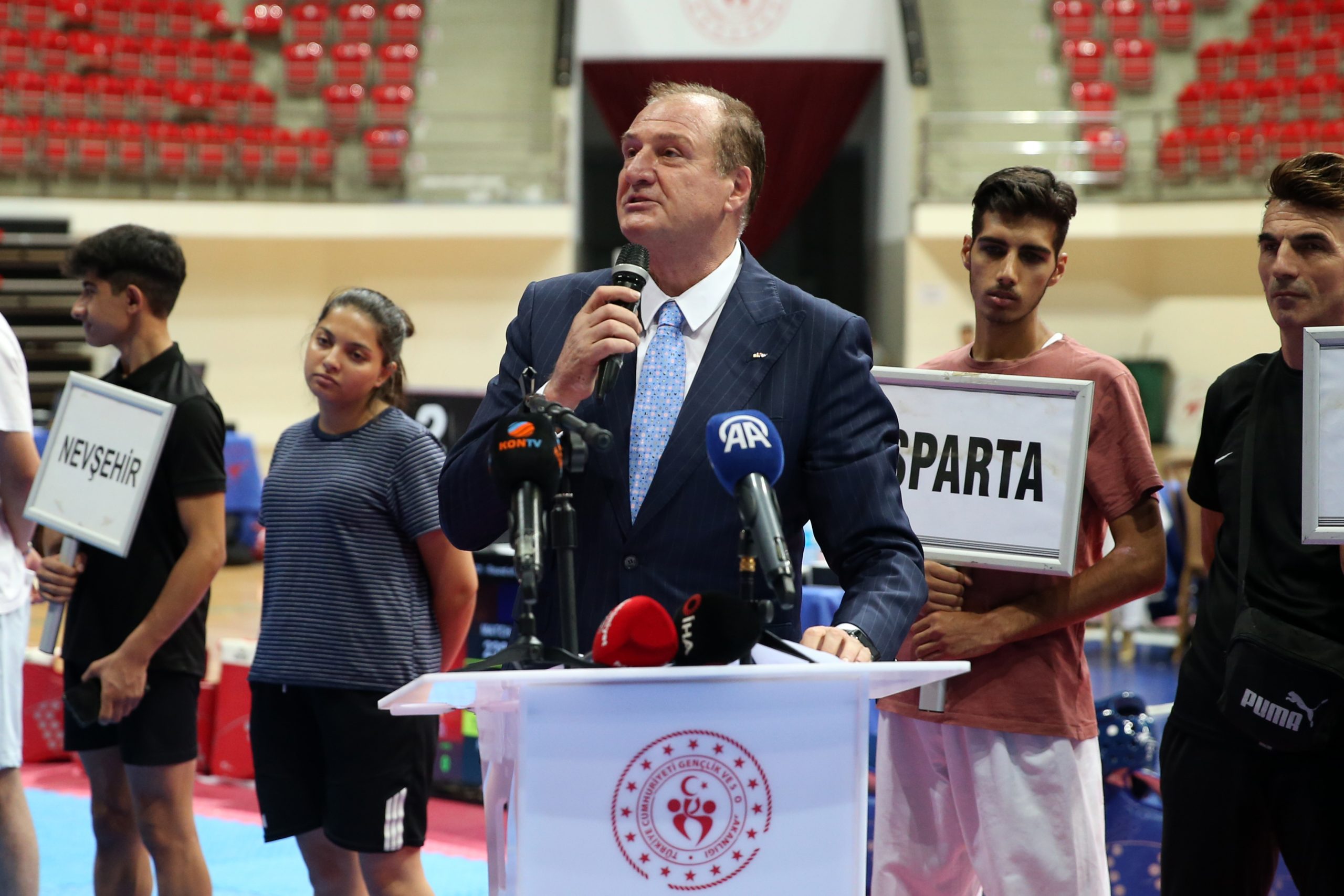 KONYA (AA) – Türkiye Ümitler Tekvando Şampiyonası, açılış seremonisiyle Konya'da