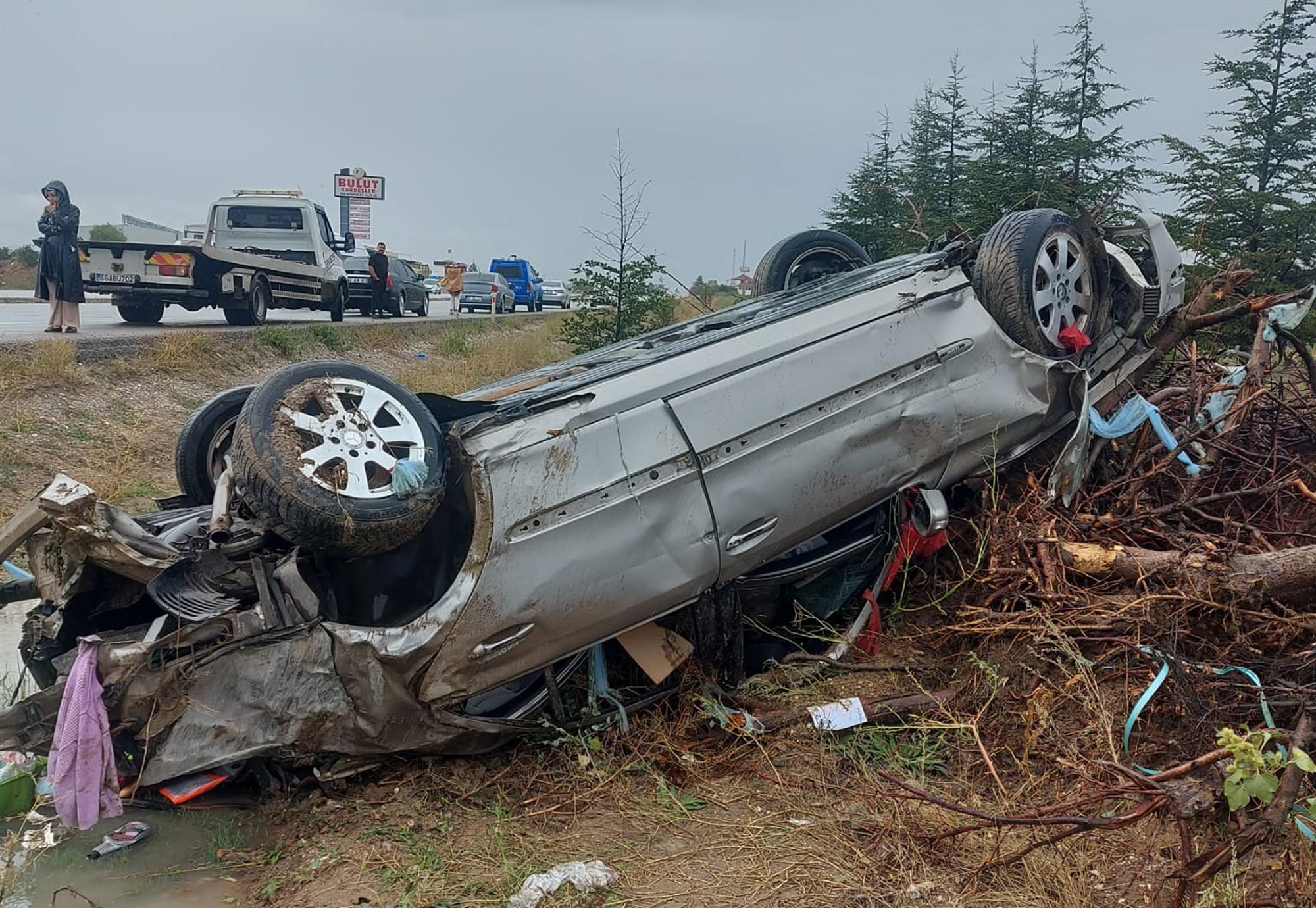 YOZGAT (AA) – Yozgat’ın Sorgun ilçesinde meydana gelen trafik kazasında