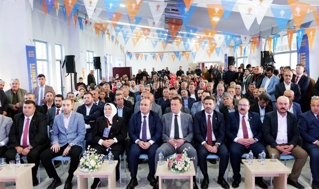 ESKİŞEHİR (AA) – Eskişehir'de AK Parti İnönü 8. Olağan İlçe