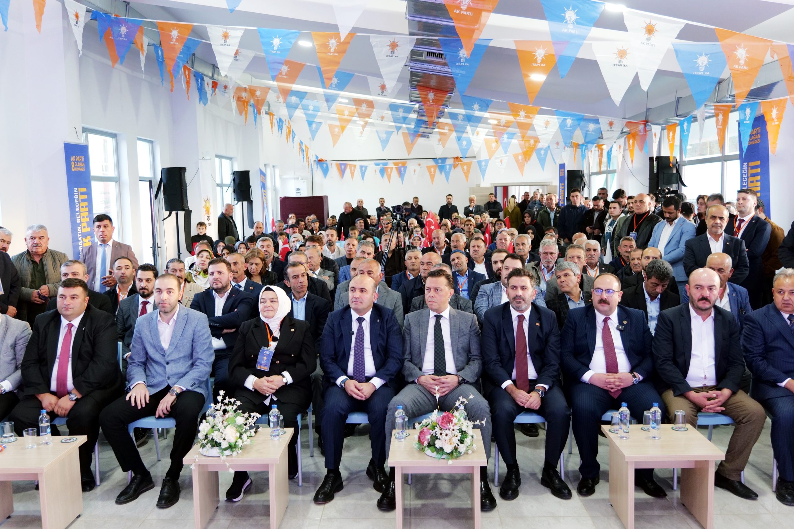 ESKİŞEHİR (AA) – Eskişehir'de AK Parti İnönü 8. Olağan İlçe