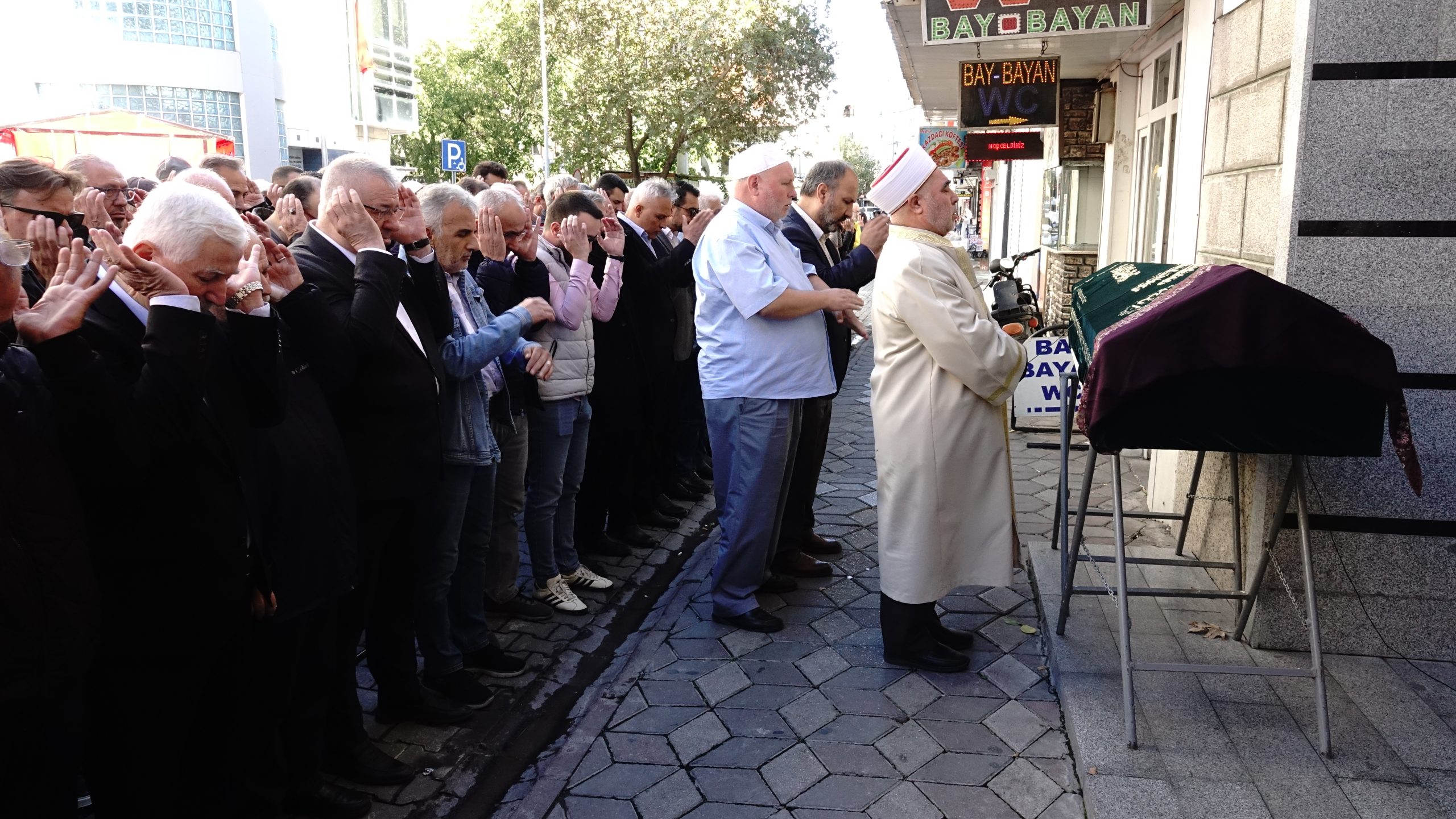 BALIKESİR (AA) – Aksaray'da tur otobüsünün devrilmesi sonucu yaralanan ve