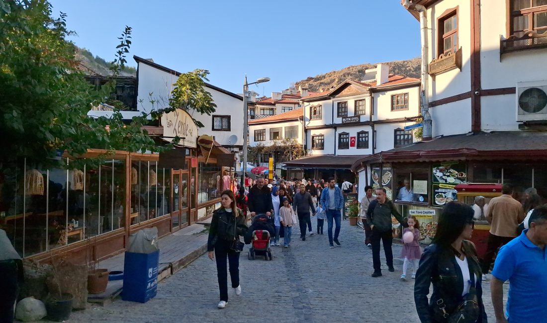 ANKARA (AA) – Ankara'nın tarihi İpekyolu üzerinde bulunan, çok sayıda