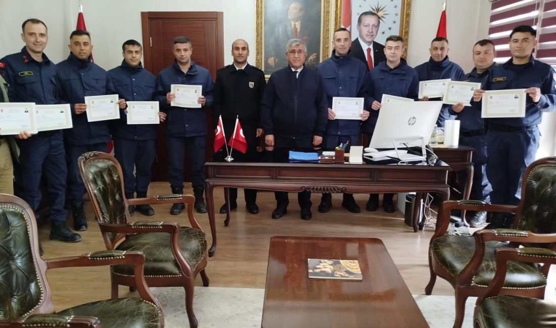ÇANKIRI (AA) – Çerkeş'te İlçe Jandarma Komutanlığı personeli başarı belgesi