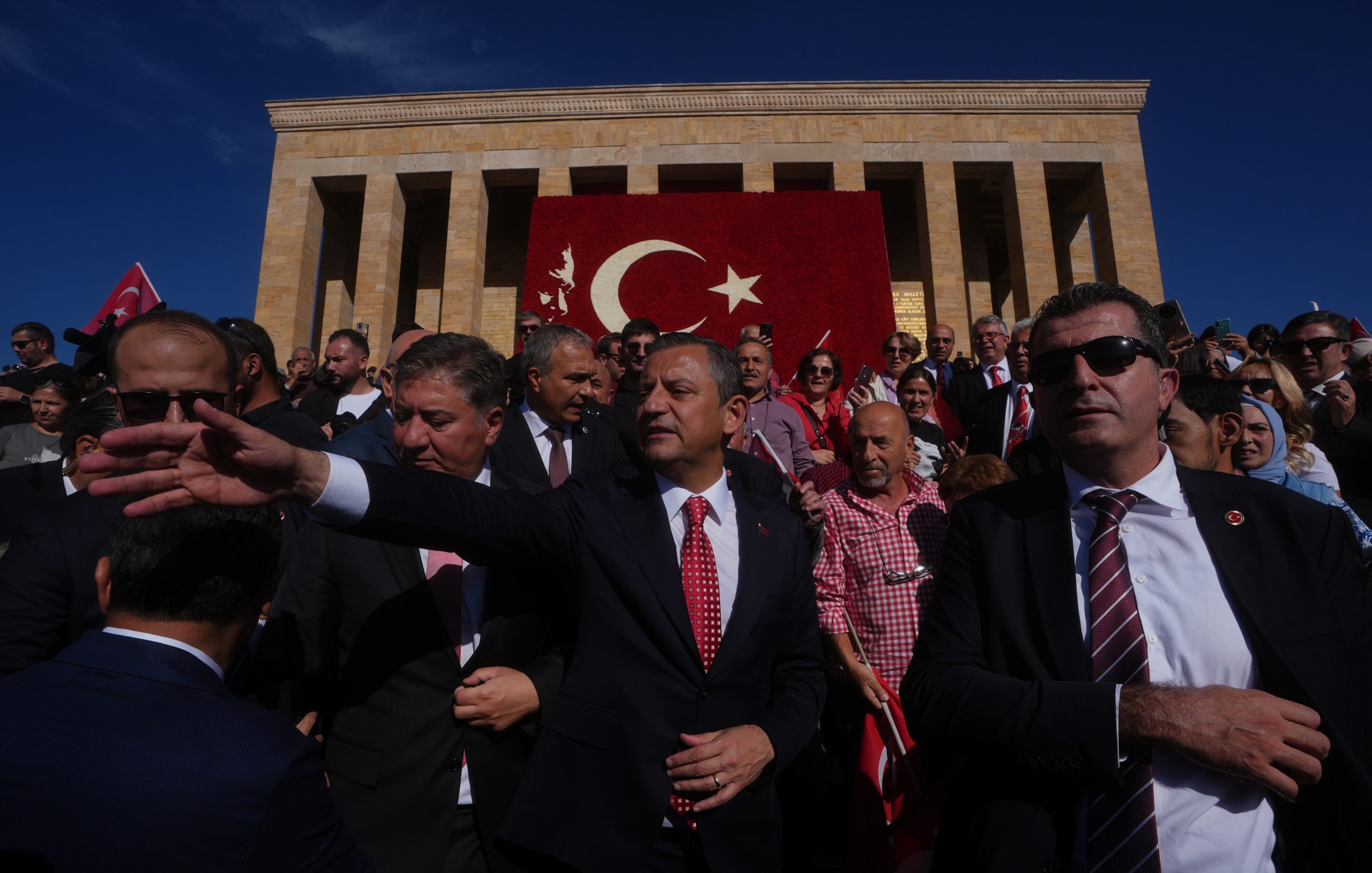 ANKARA (AA) – CHP Genel Başkanı Özgür Özel, 29 Ekim