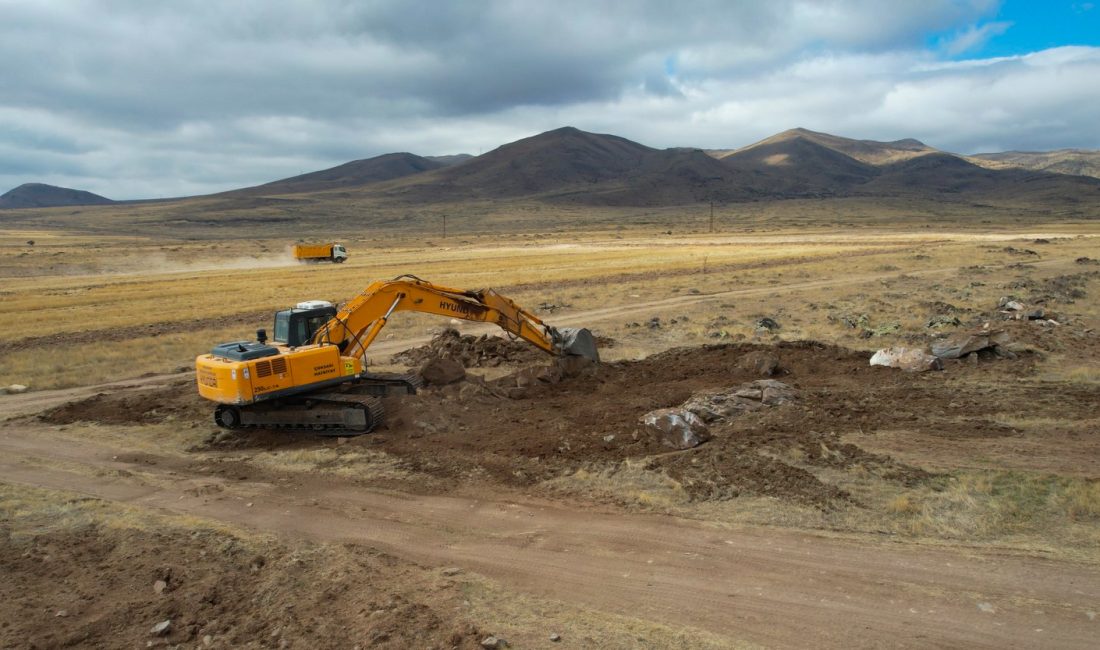 KAYSERİ (AA) – Kayseri'nin Develi ilçesinde arazi toplulaştırma çalışmaları devam