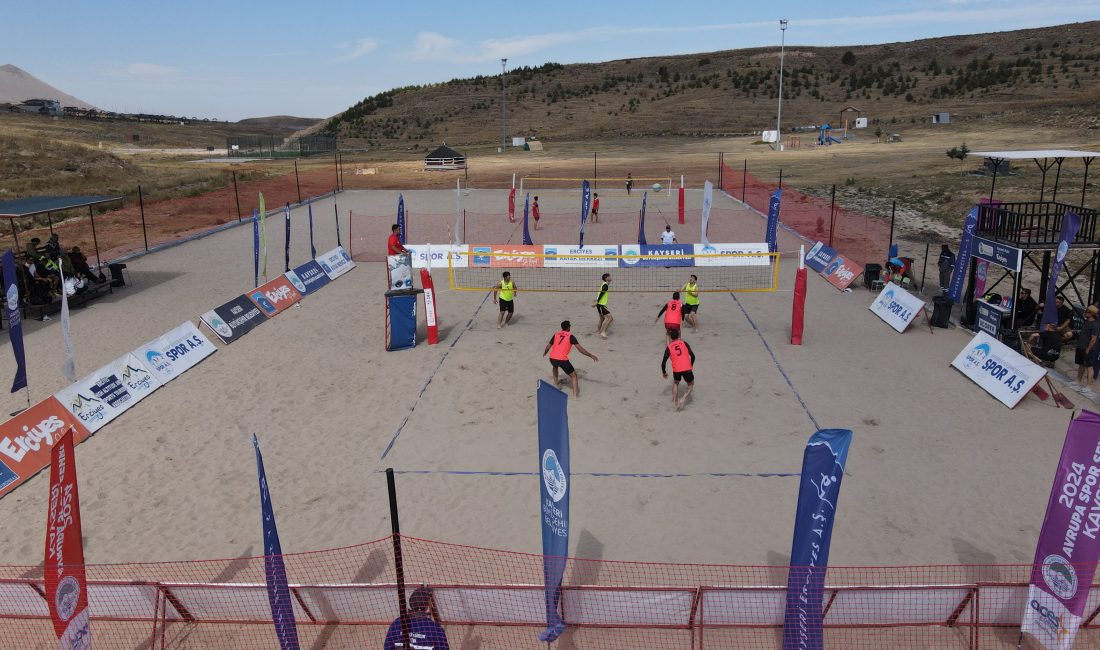 KAYSERİ (AA) – Erciyes Kayak Merkezi'nin ev sahipliği yaptığı plaj