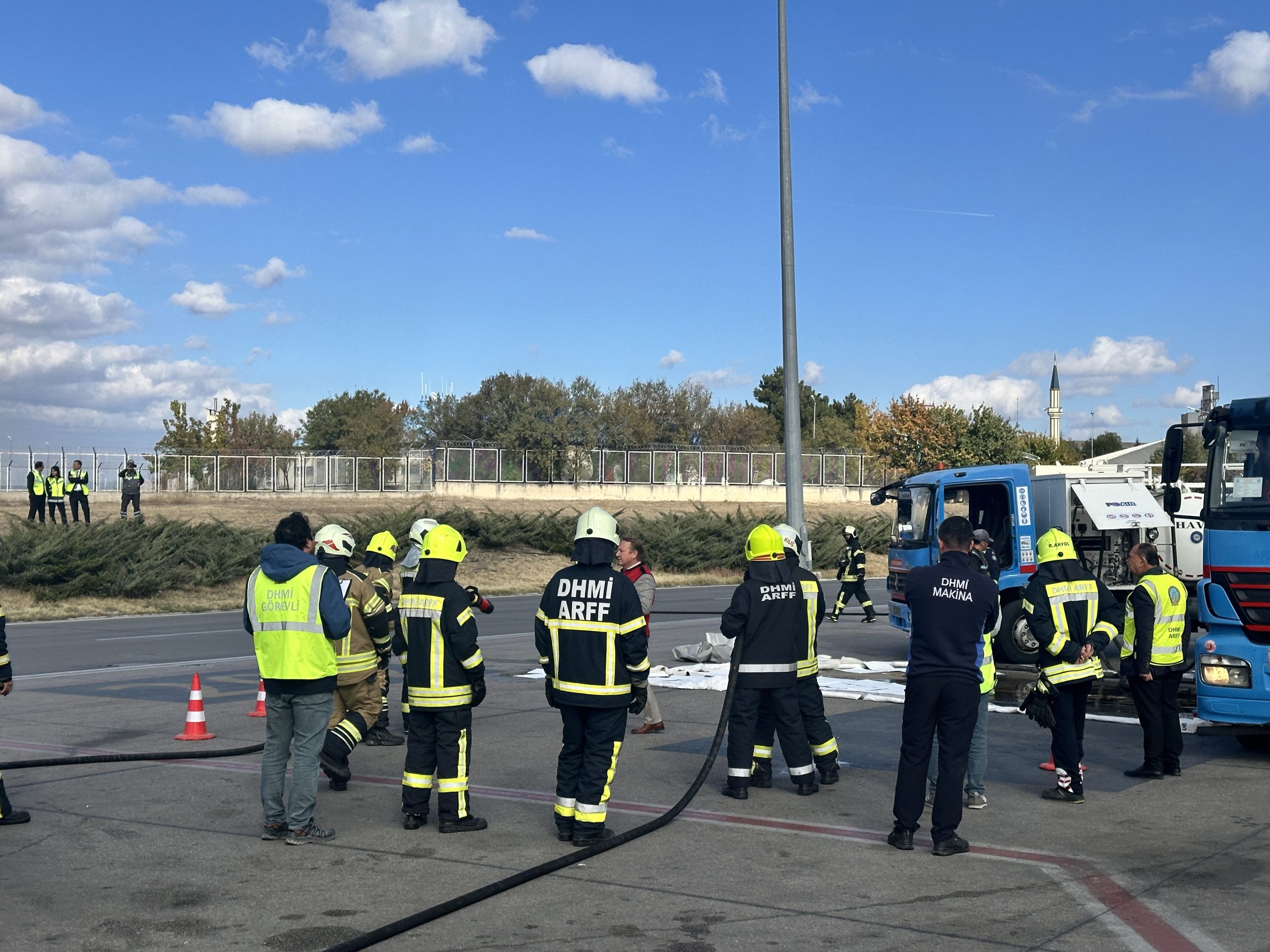 ANKARA (AA) – Esenboğa Havalimanı'nda, yakıt tankerinin delinmesi sonucu aprona
