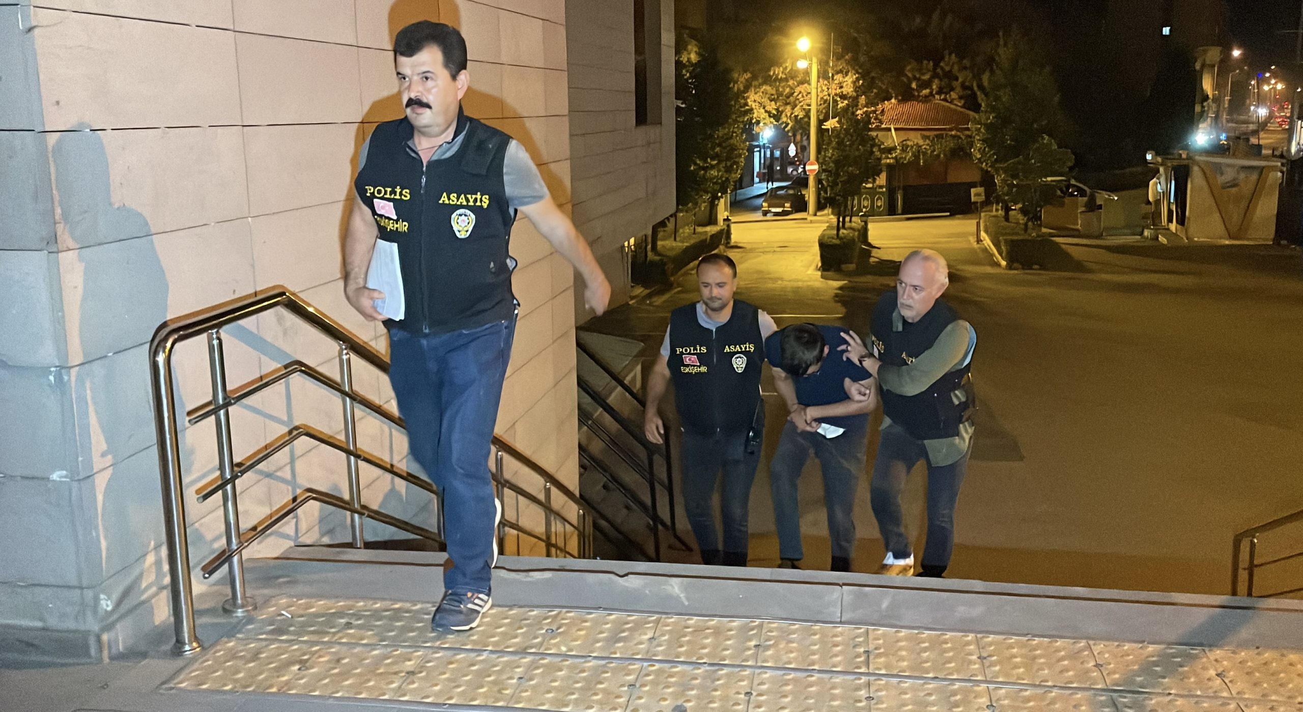 ESKİŞEHİR (AA) – Eskişehir'in Odunpazarı ilçesinde, sattığı altınları emanet alıp