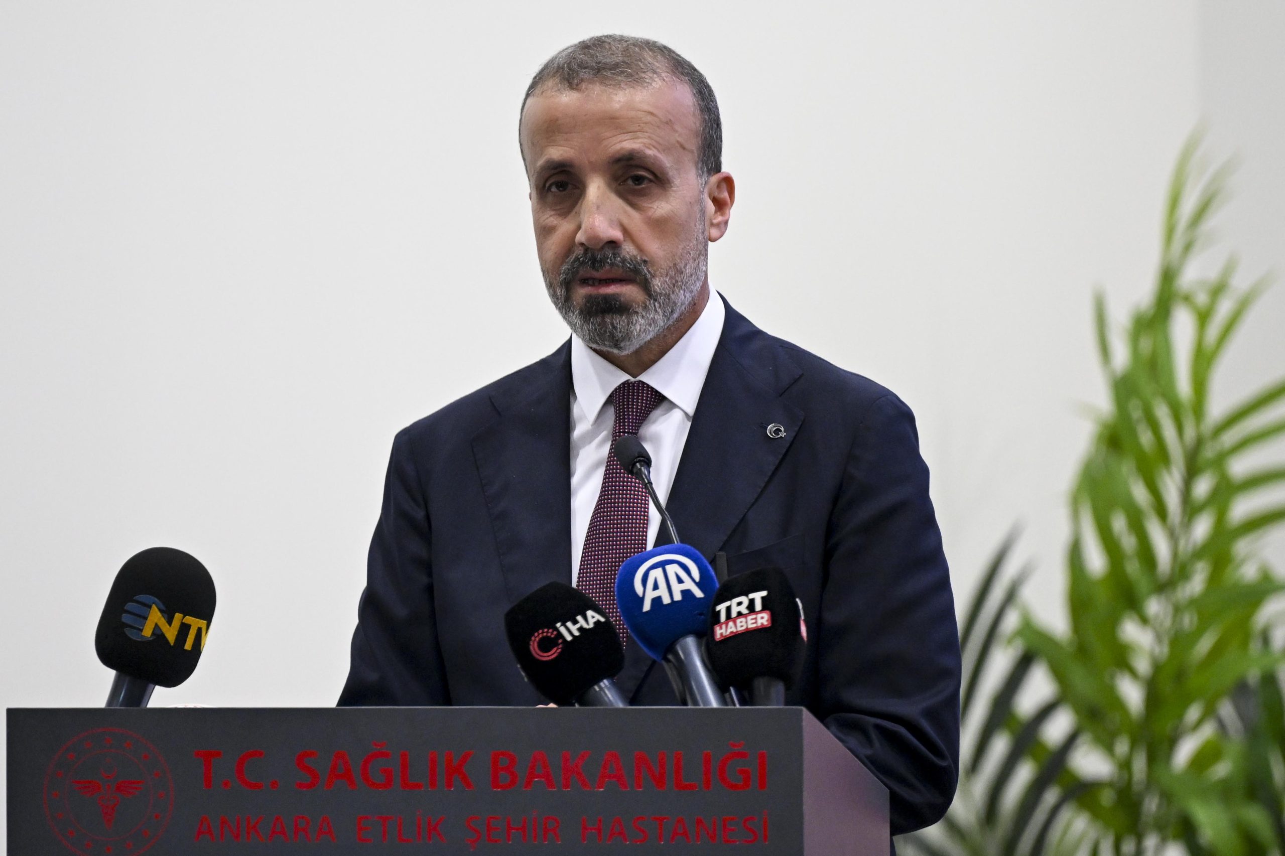 ANKARA (AA) – Sağlık Bakanı Kemal Memişoğlu, birinci, ikinci ve