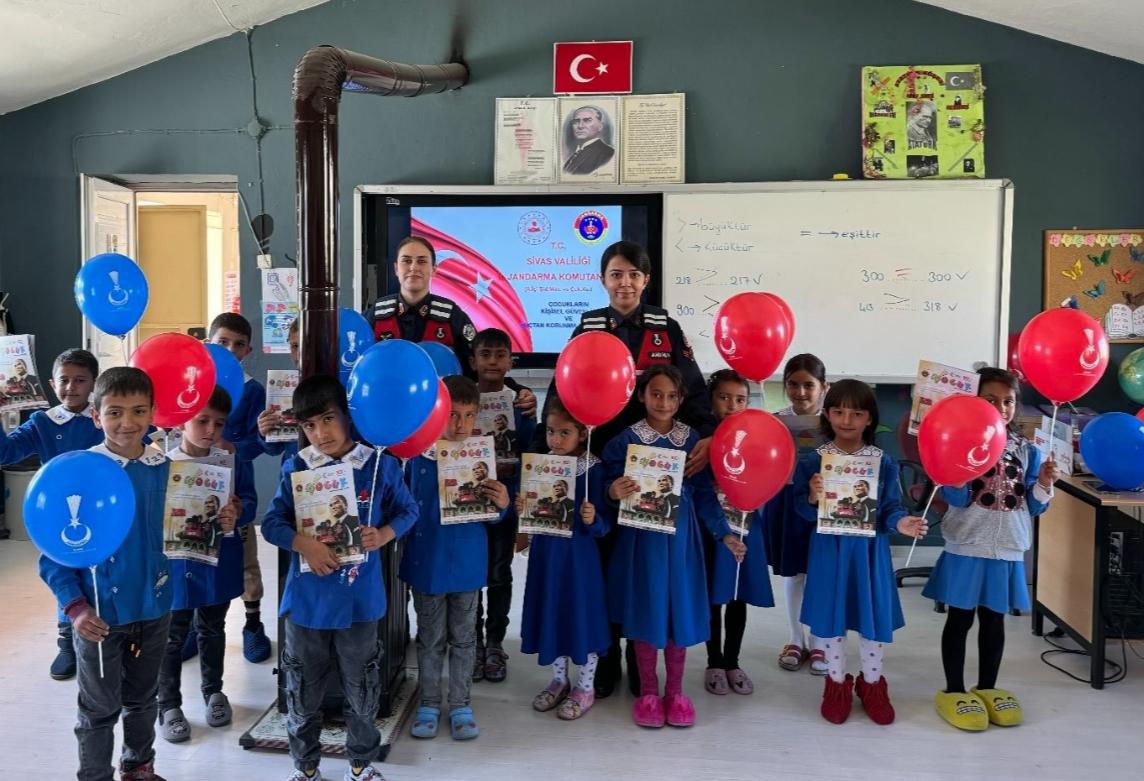 SİVAS (AA) – Sivas'ın Gürün ilçesinde öğrencilere yönelik kişisel güvenlik