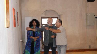 NİĞDE (AA) – Hindistanlı ressam Shereen Abraham ile kızı Tia