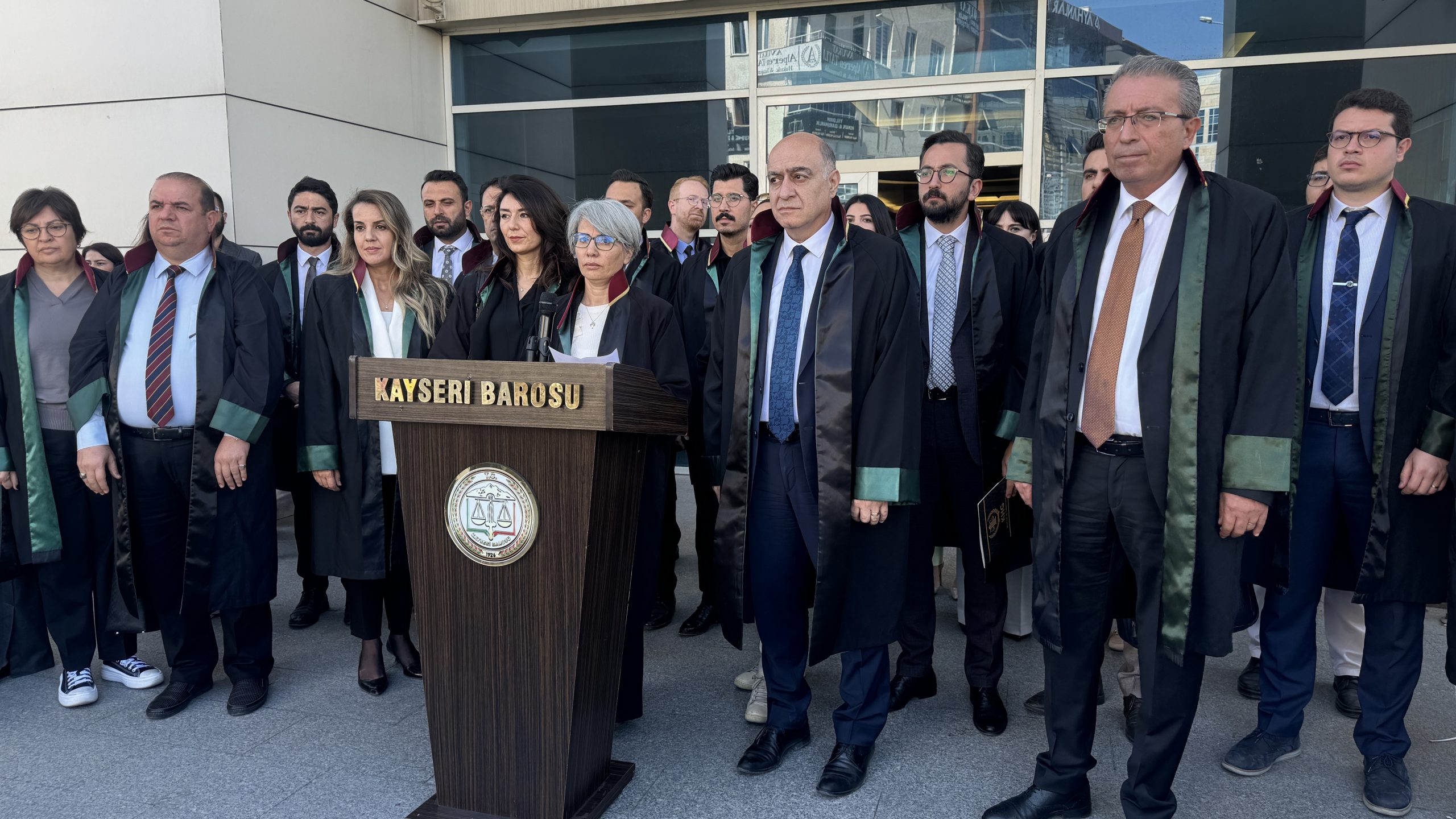 KAYSERİ (AA) – Kayseri'de avukatlar düzenlenen basın açıklaması ile kadın