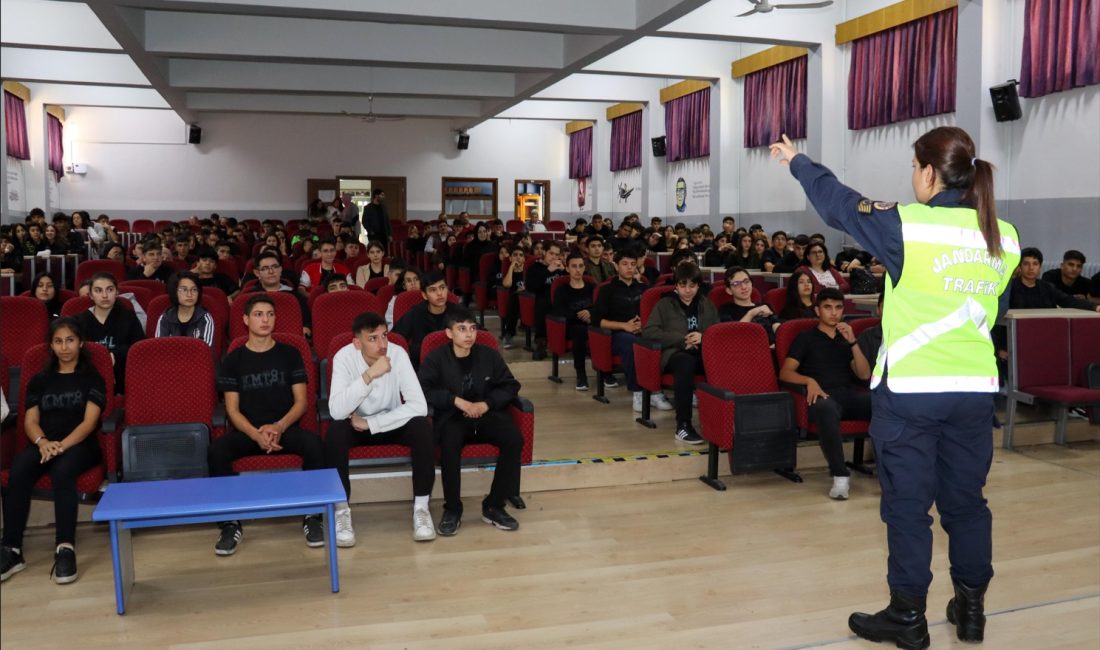 KAYSERİ (AA) – Kayseri'de jandarma trafik ekipleri, 260 öğrenciye eğitim
