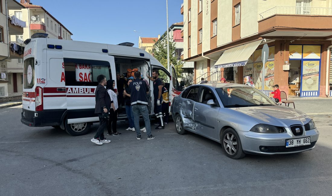 KAYSERİ (AA) – Kayseri'de otomobil ile minibüsün çarpıştığı trafik kazasında