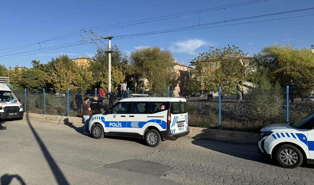 KAYSERİ (AA) – Kayseri'nin Kocasinan ilçesinde yük treninin çarptığı kişi
