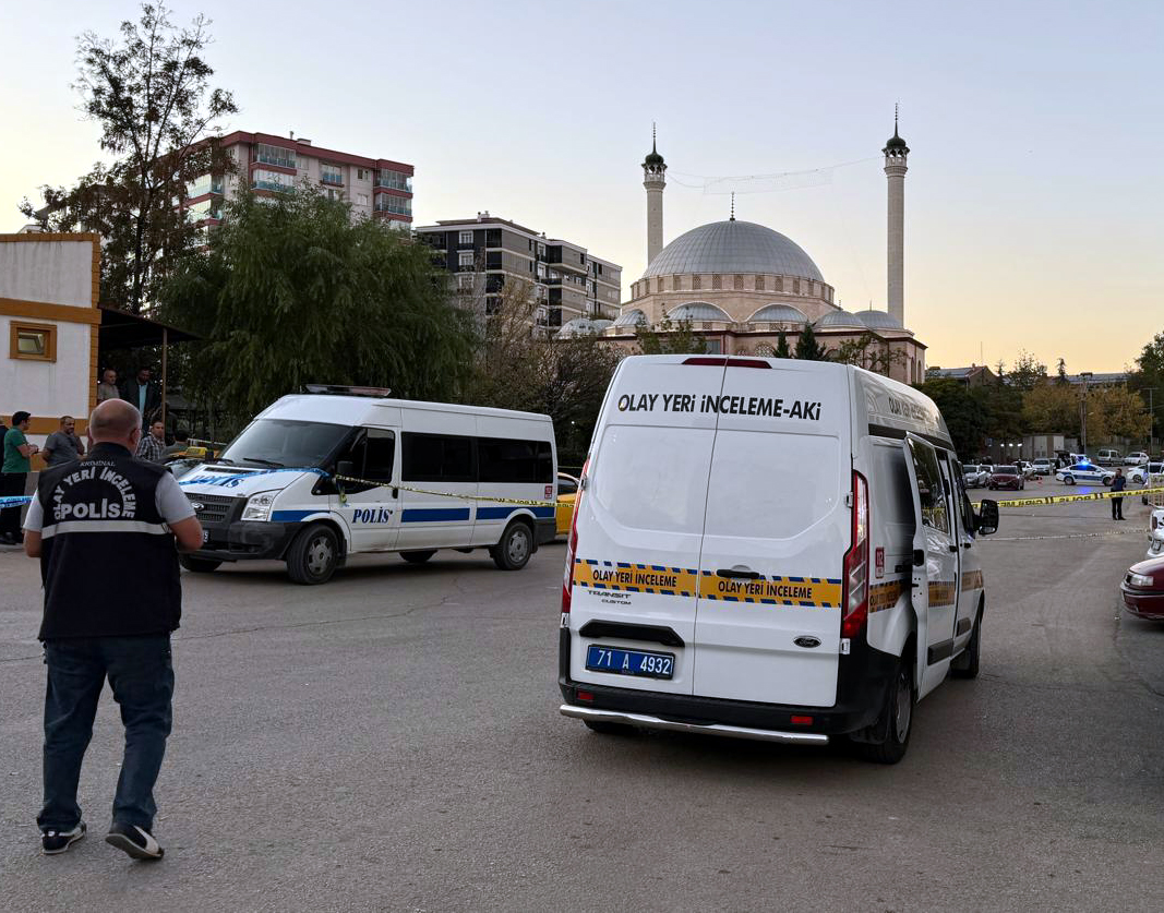 KIRIKKALE (AA) – Kırıkkale'de tartıştığı nişanlısını tabancayla yaralayan kişi aynı