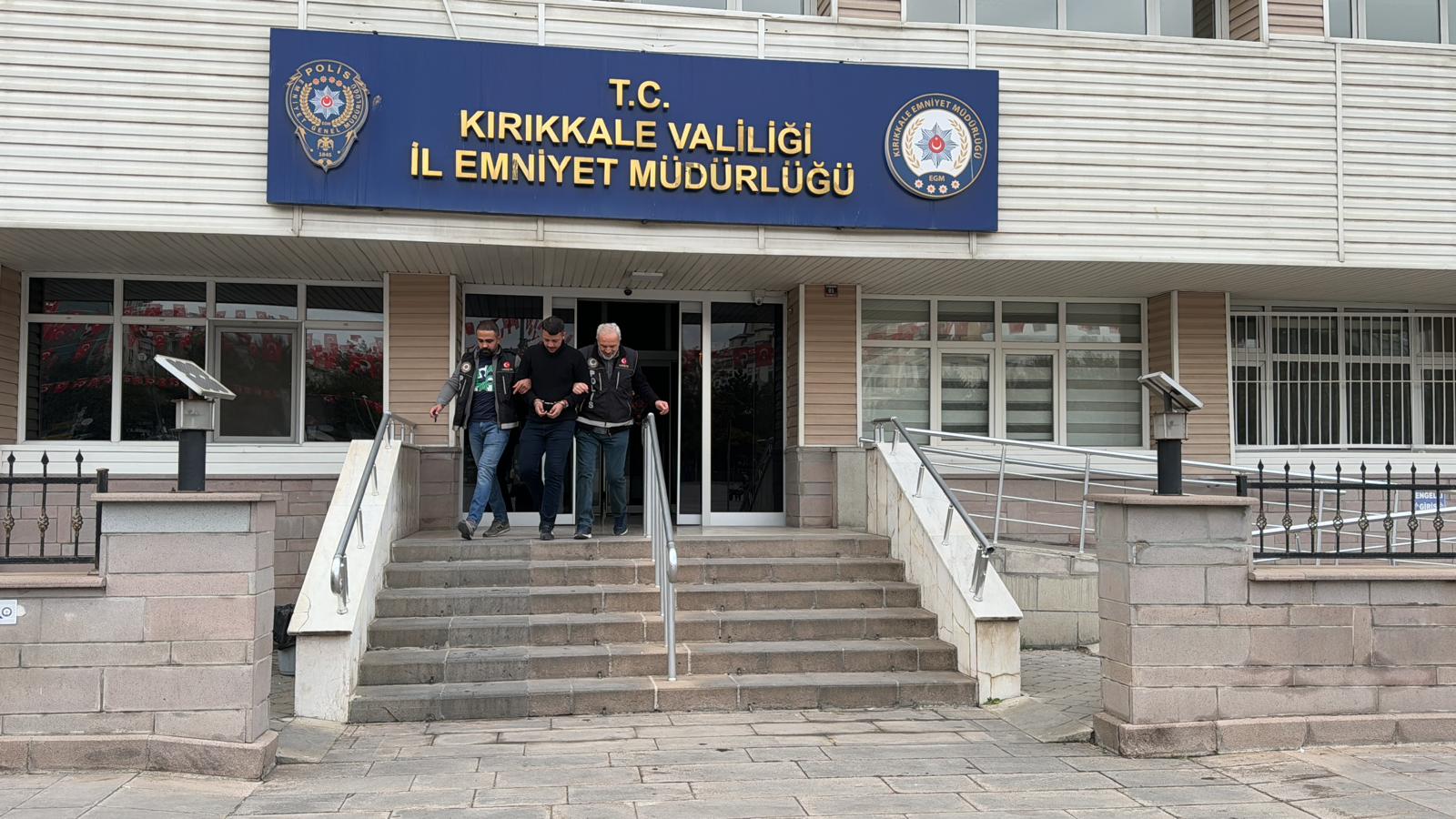 KIRIKKALE (AA) – Kırıkkale'de uyuşturucu operasyonunda yakalanan zanlı tutuklandı. İl