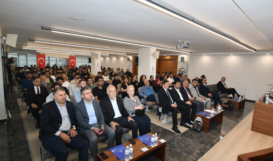 KONYA (AA) – Konya Sanayi Odası'nda, 7. Uluslararası Otomotiv Sektörünün