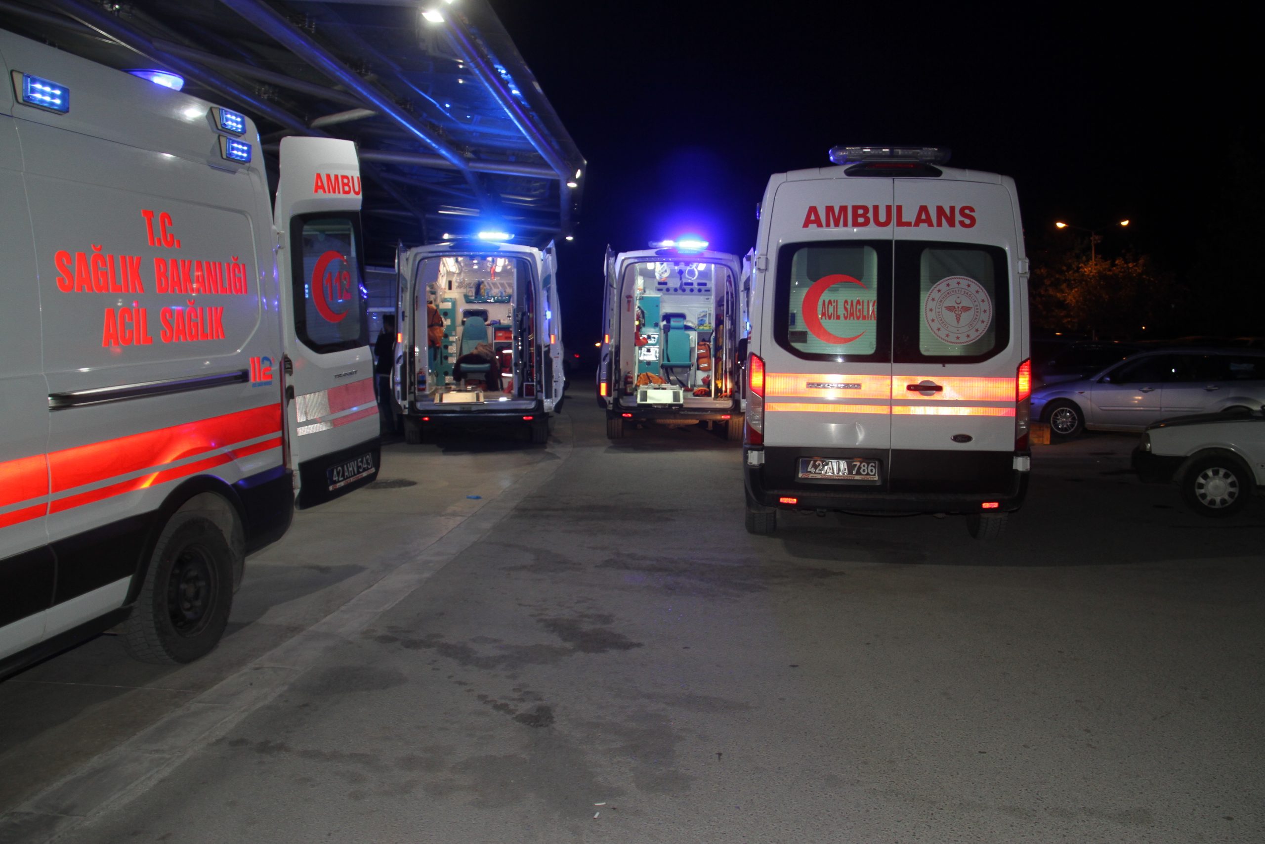 KONYA (AA) – Konya'nın Beyşehir ilçesinde, kadın tarım işçilerini taşıyan
