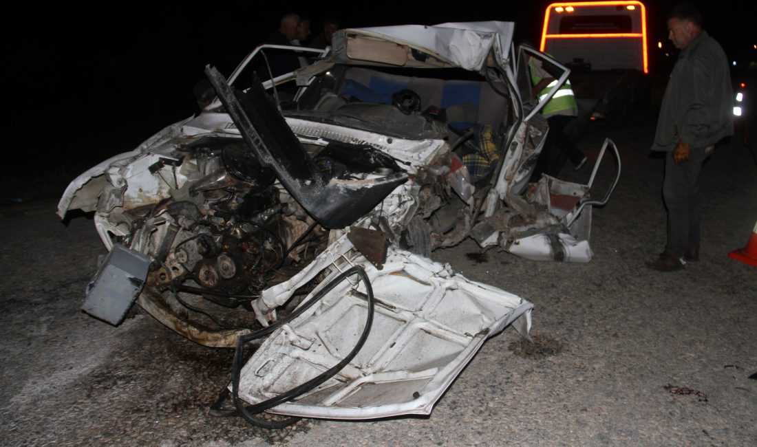 KONYA (AA) – Konya'nın Beyşehir ilçesinde, traktör ile otomobilin çarpışması