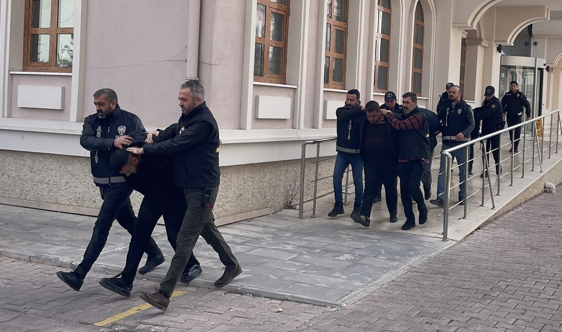 KONYA (AA) – Konya'nın Meram ilçesinde, trafikte tartıştığı kişiyi bıçakla