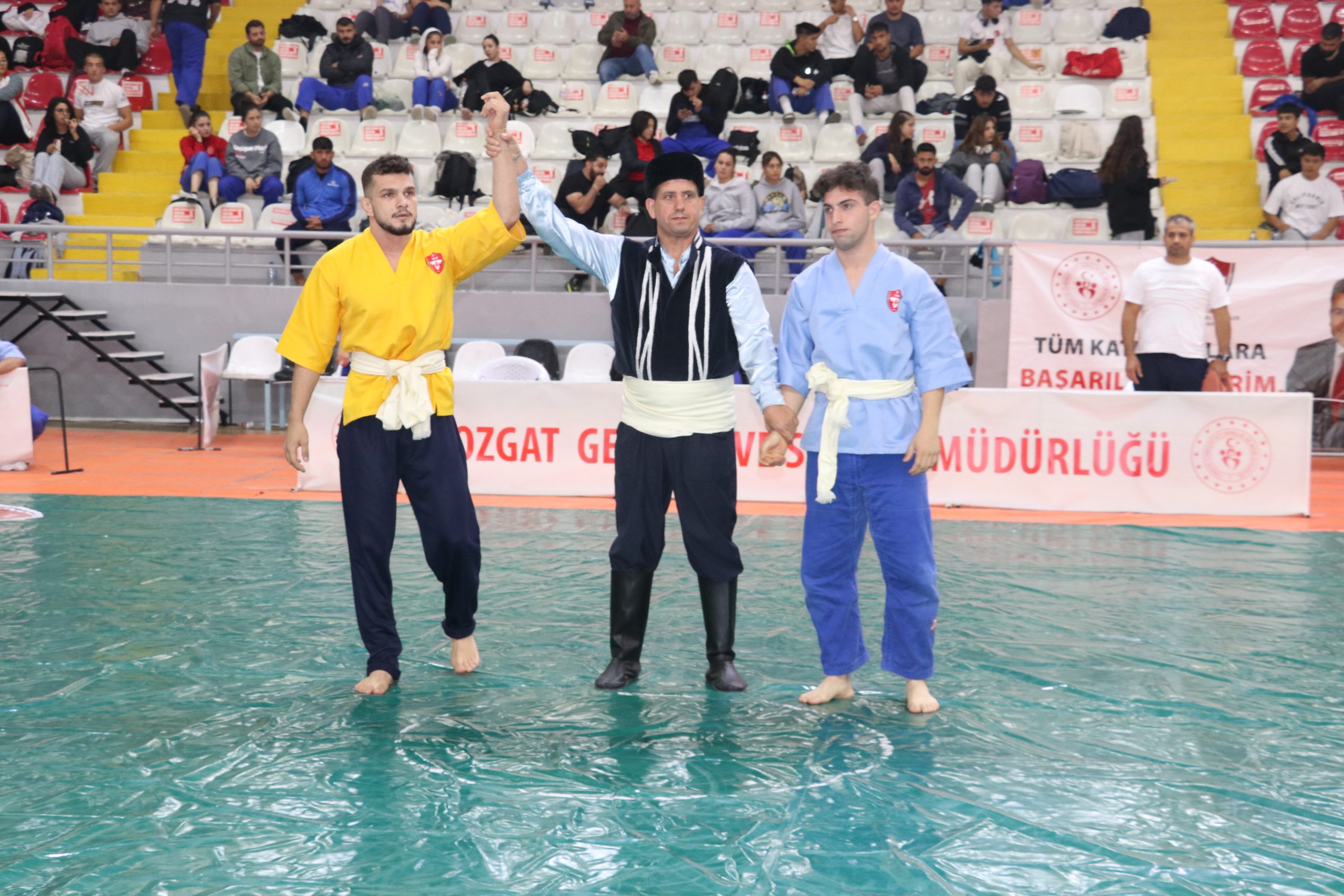 YOZGAT (AA) – Türkiye Geleneksel Güreşler Federasyonu tarafından Yozgat'ta düzenlenen