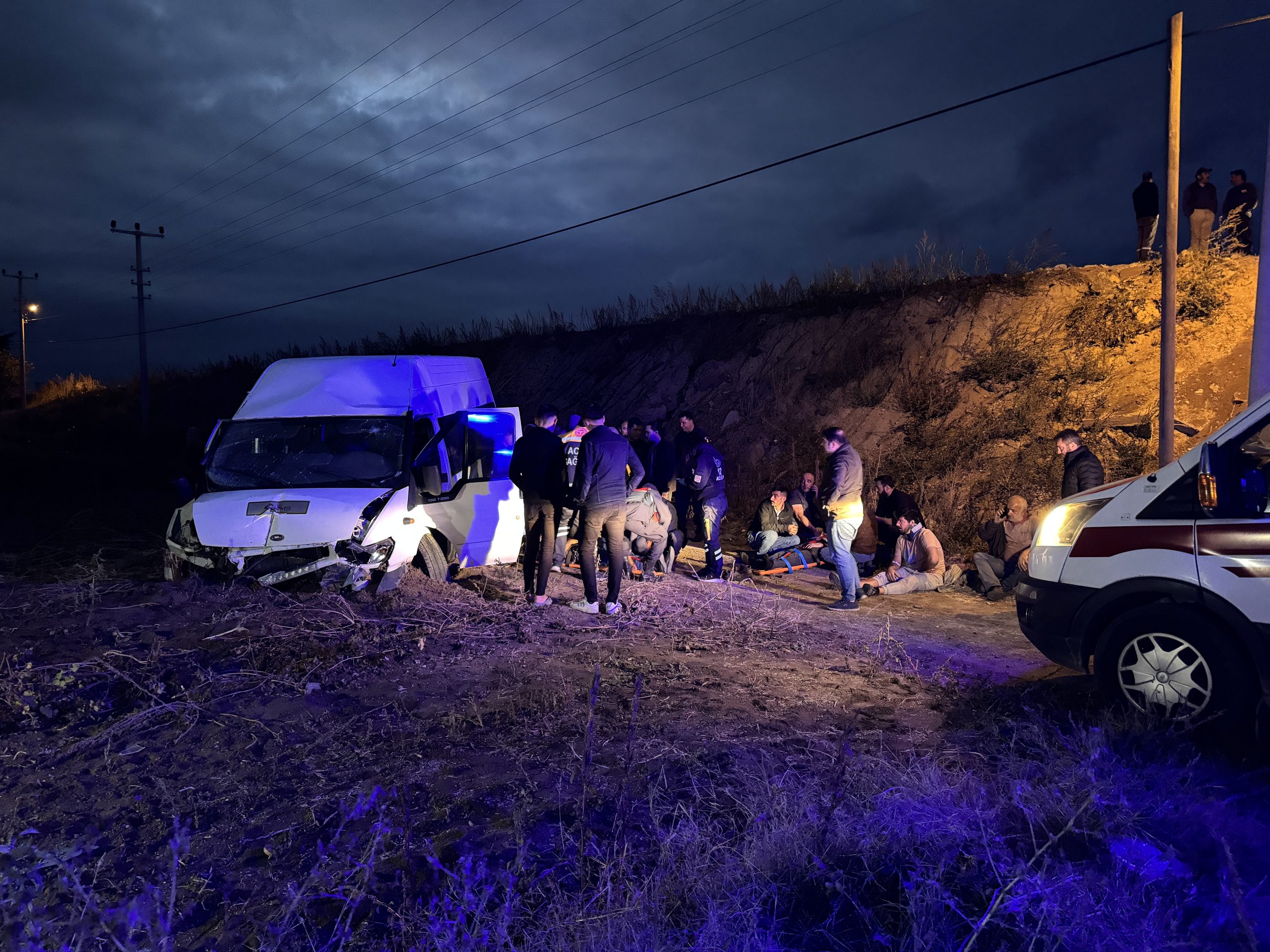NEVŞEHİR (AA) – Nevşehir'de işçileri taşıyan servis minibüsünün devrilmesi sonucu