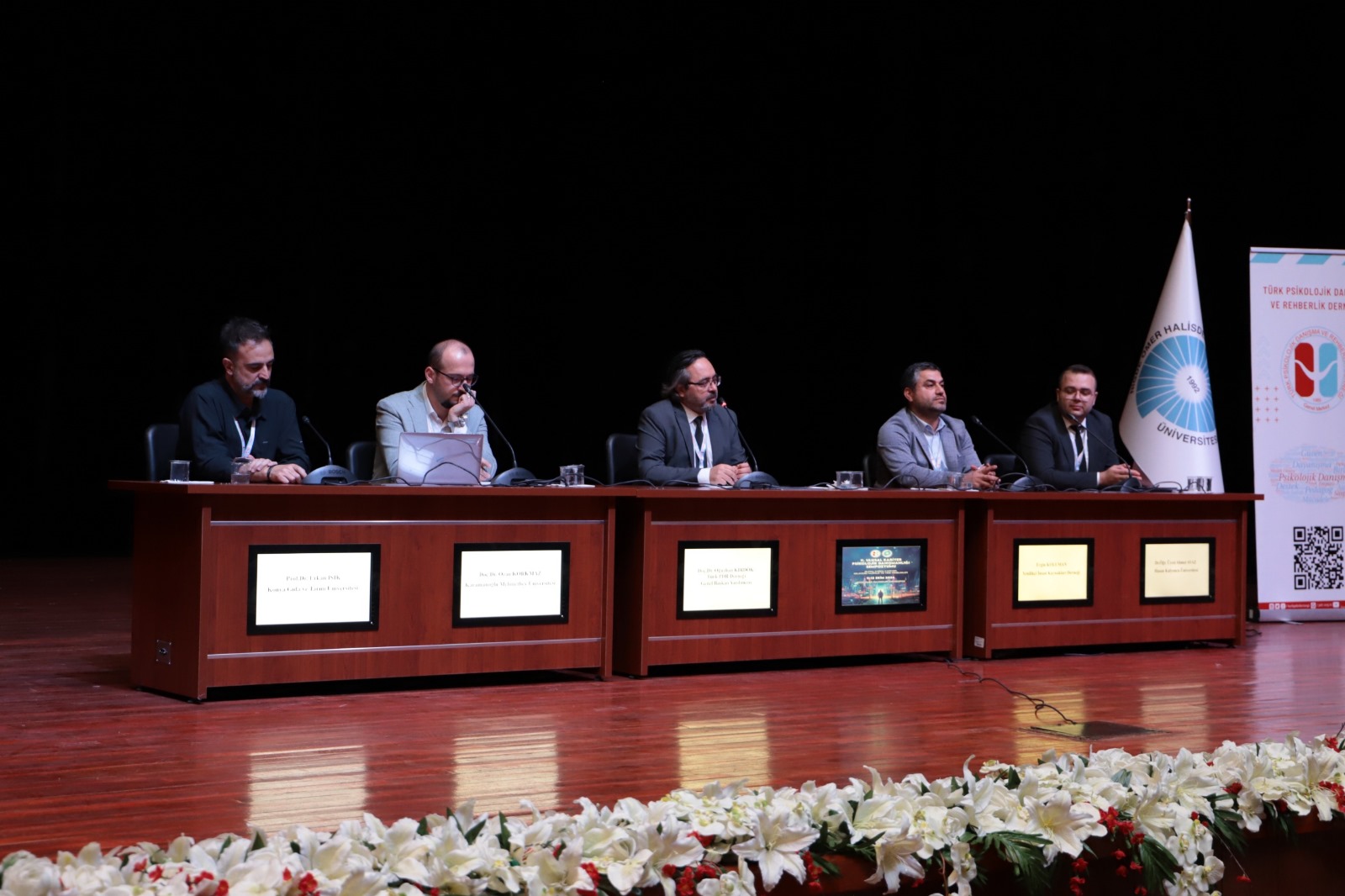 NİĞDE (AA) – Niğde Ömer Halidemir Üniversitesi'nde "2. Kariyer Psikolojik