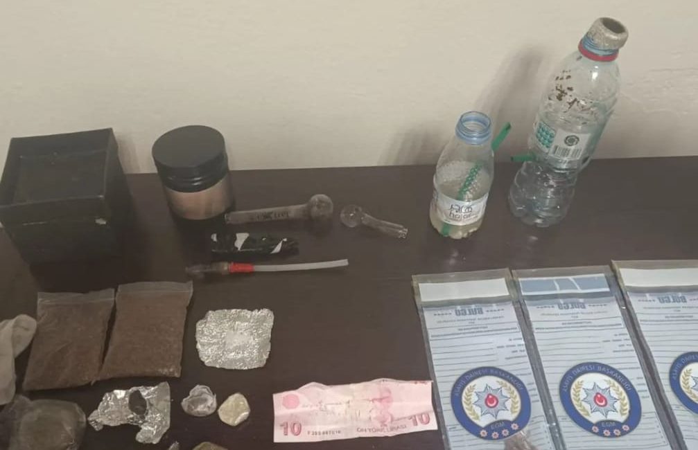 NİĞDE (AA) – Niğde'de düzenlenen uyuşturucu operasyonunda 2 şüpheli gözaltına
