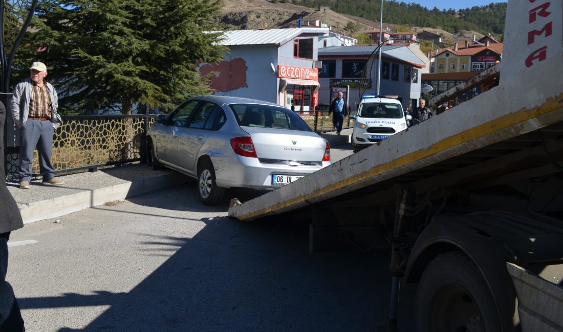 ÇANKIRI (AA) – Çankırı'nın Şabanözü ilçesinde iki otomobilin çarpışması sonucu