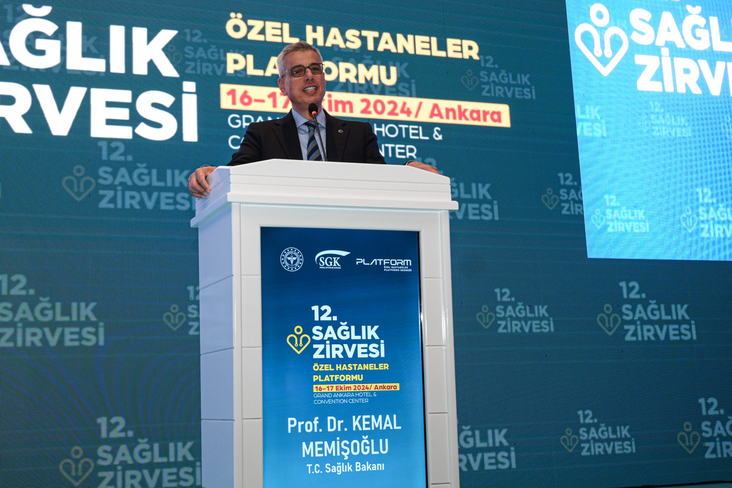 - "Hekimliğin empati duygusu, özverisi, hastayla iletişim ilişkisini bozarsak hepimiz