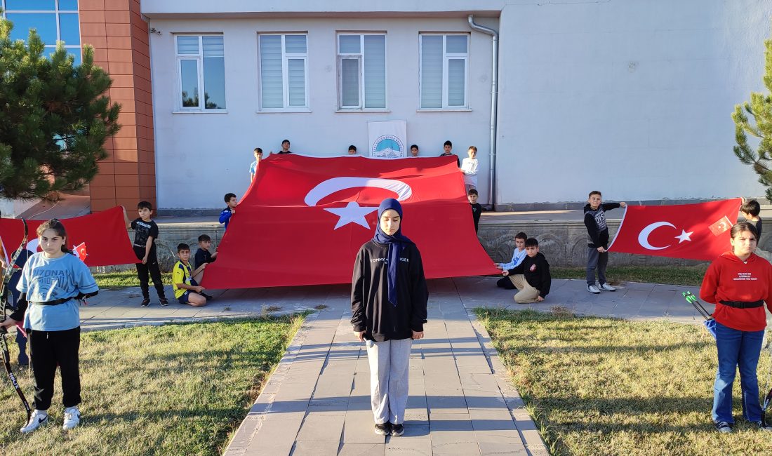 KAYSERİ (AA) – Kayseri'nin Sarıoğlan ilçesinde öğrenciler, Türk Havacılık ve