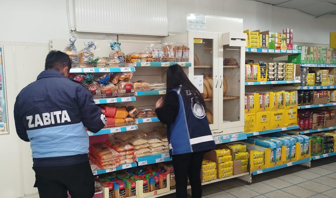 SİVAS (AA) – Sivas'ın Şarkışla ilçesinde zabıta ekipleri marketlerde denetim