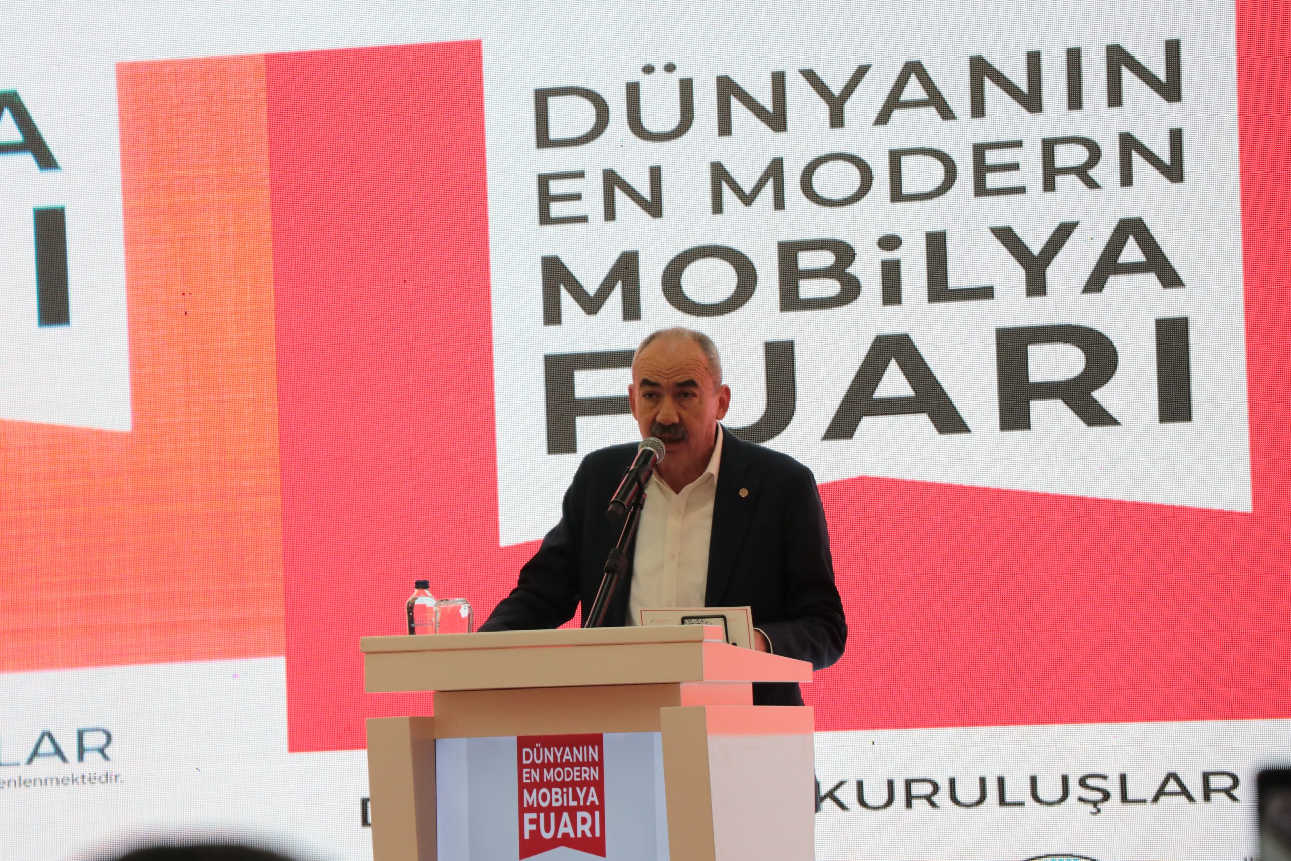 - "2003 yılında sadece 456 milyon dolar olan mobilya ihracatımız