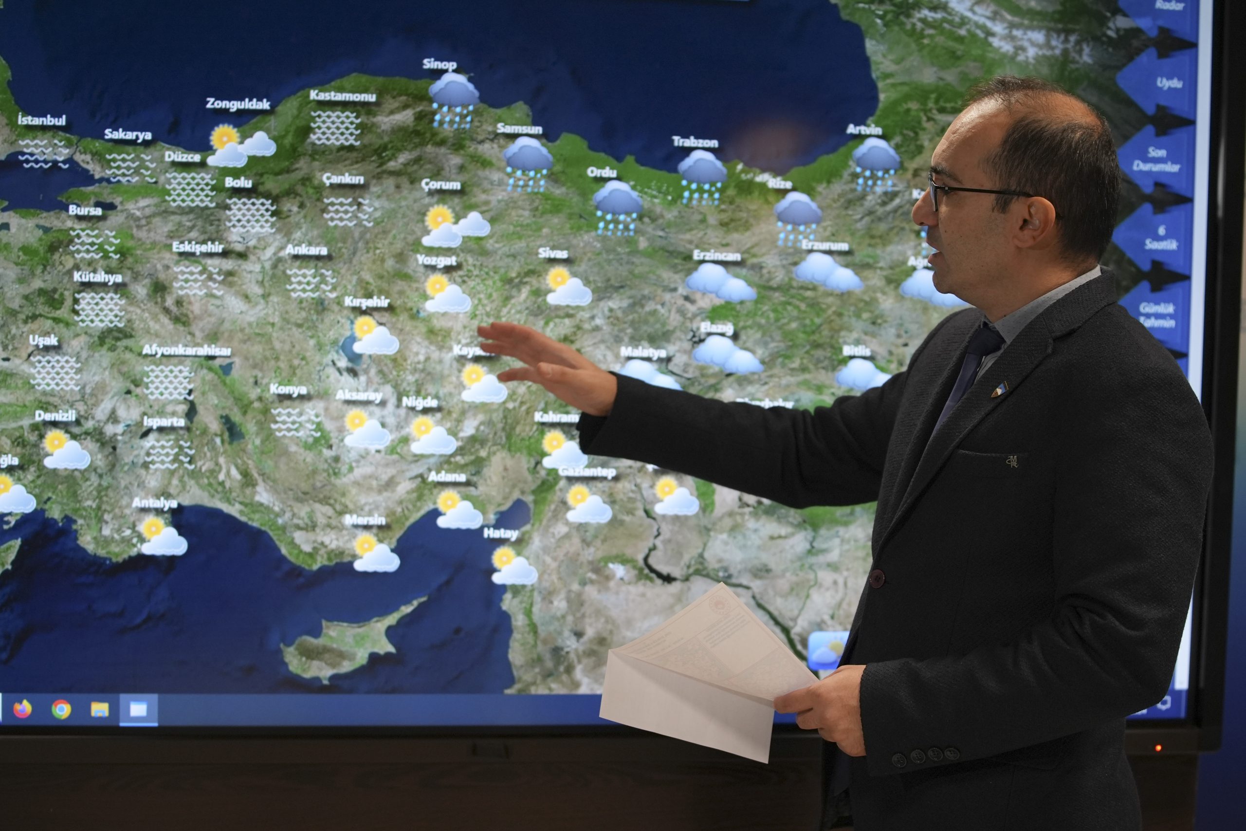 ANKARA (AA) – Türkiye'de bu hafta sıcaklıklar batı bölgelerde mevsim