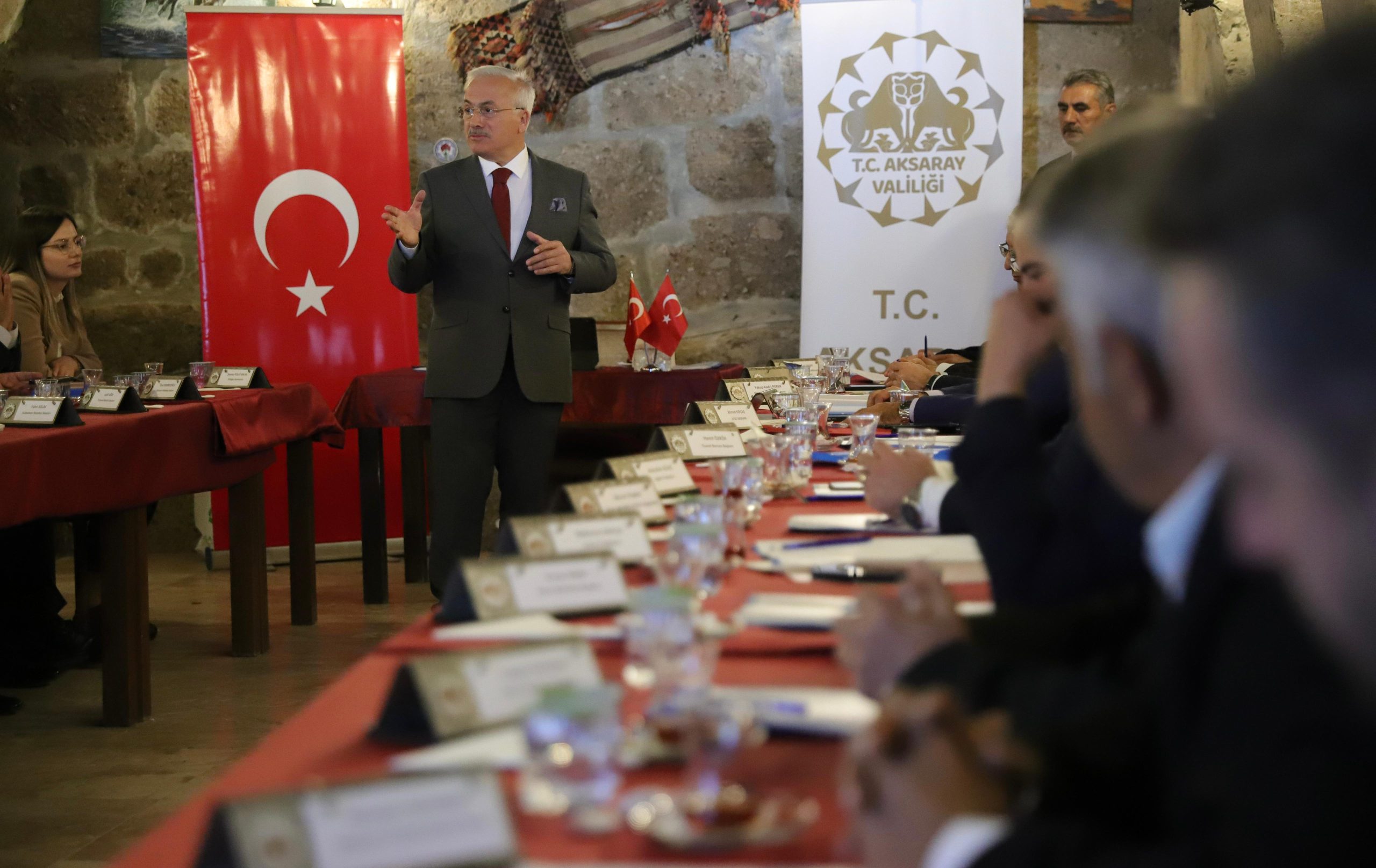 AKSARAY (AA) – Aksaray'da turizm istişare toplantısı düzenlendi. Vali Mehmet