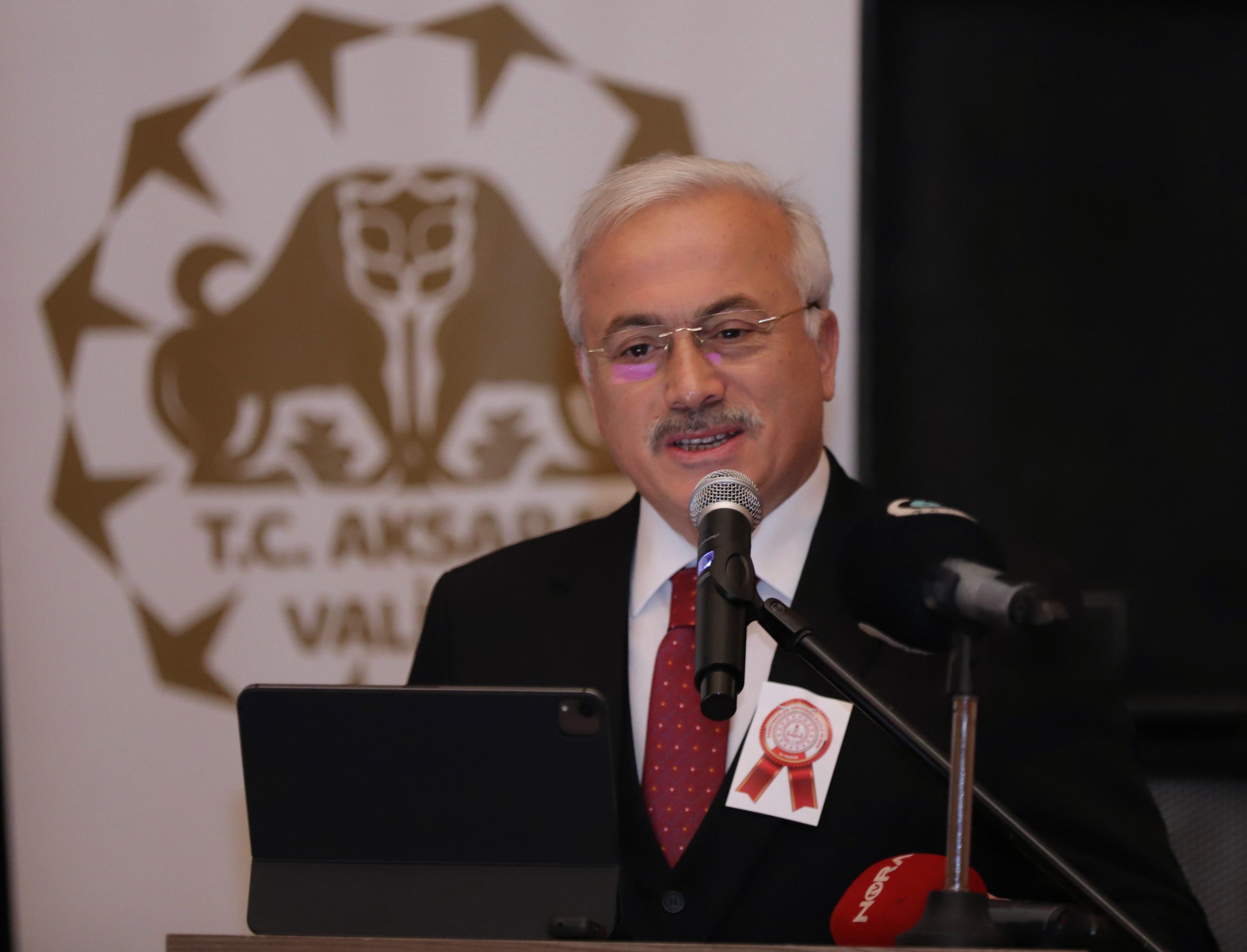 AKSARAY (AA) – Aksaray’da 24 Kasım Öğretmenler Günü düzenlenen programla