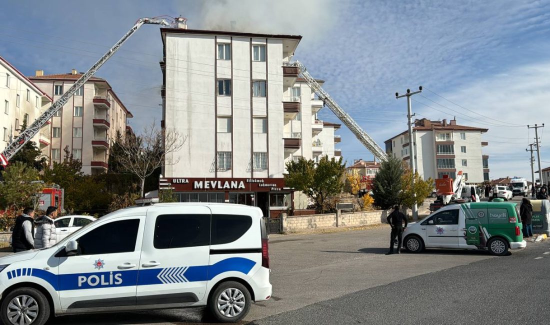 AKSARAY (AA) – Aksaray'da 5 katlı binanın çatısında çıkan yangın