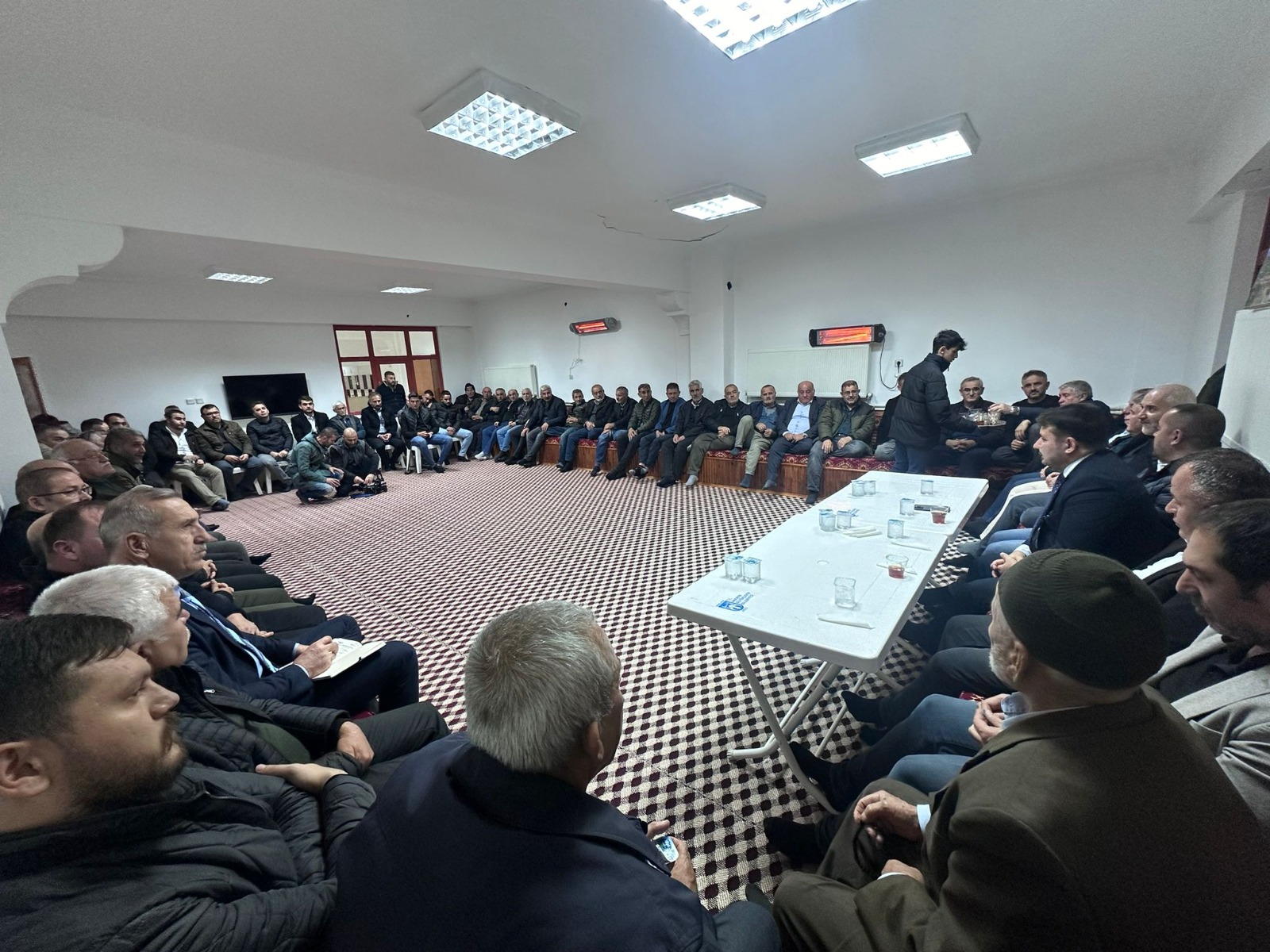 ANKARA (AA) – Kahramankazan Belediye Başkanı Selim Çırpanoğlu, mahalle ziyaretleri
